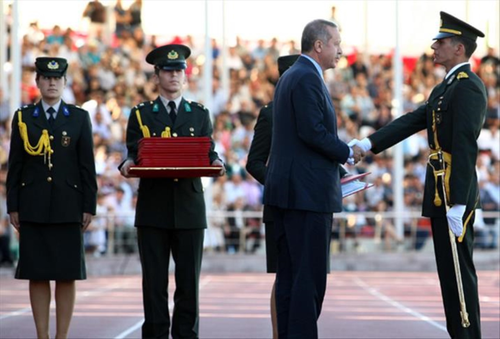 3 Teğmene tebligat yapıldı: İhraç kararının 4'e karşı 5 oyla alındığı kesinleşti... Teğmenlerin TSK'dan atılmasına karşı çıkanlar dikkat çekti