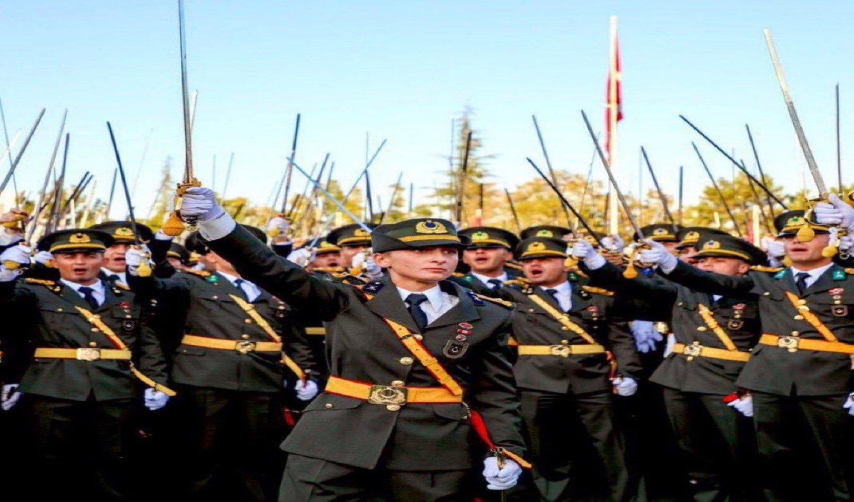 Teğmenlerin ihracının gerekçeli kararı ortaya çıktı! Ebru Teğmen hakkında çarpıcı ayrıntı