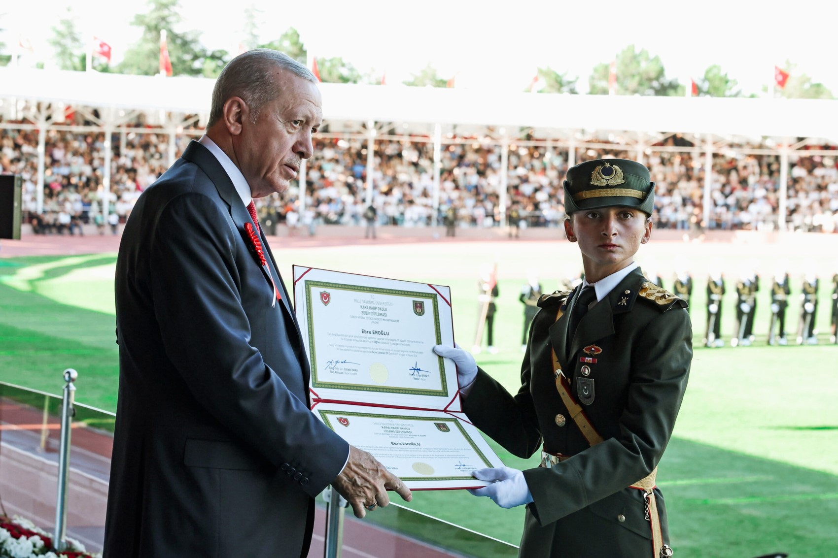 Teğmenlerin ihracının gerekçeli kararı ortaya çıktı! Ebru Teğmen hakkında çarpıcı ayrıntı