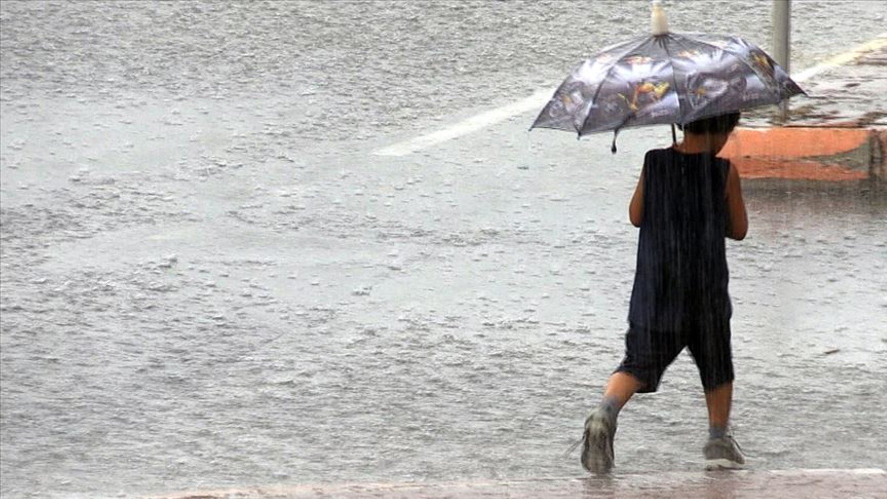 Hava sıcaklığı 10 derece birden düşecek: Meteoroloji'den İstanbul dahil çok sayıda kente kar yağışı uyarısı! İşte il il 4 Şubat Salı hava durumu...