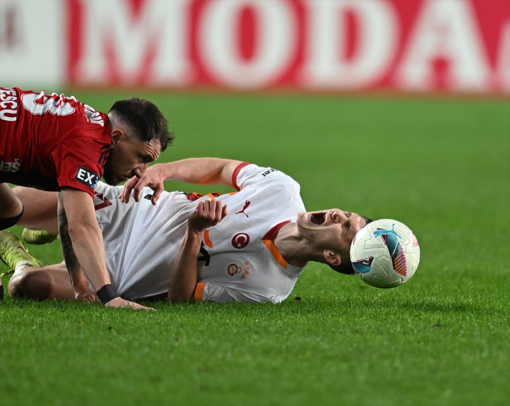 Trio ekibi Gaziantep FK- Galatasaray maçındaki tartışmalı pozisyonları değerlendirdi: 4 kırmızı kart çıkmalıydı