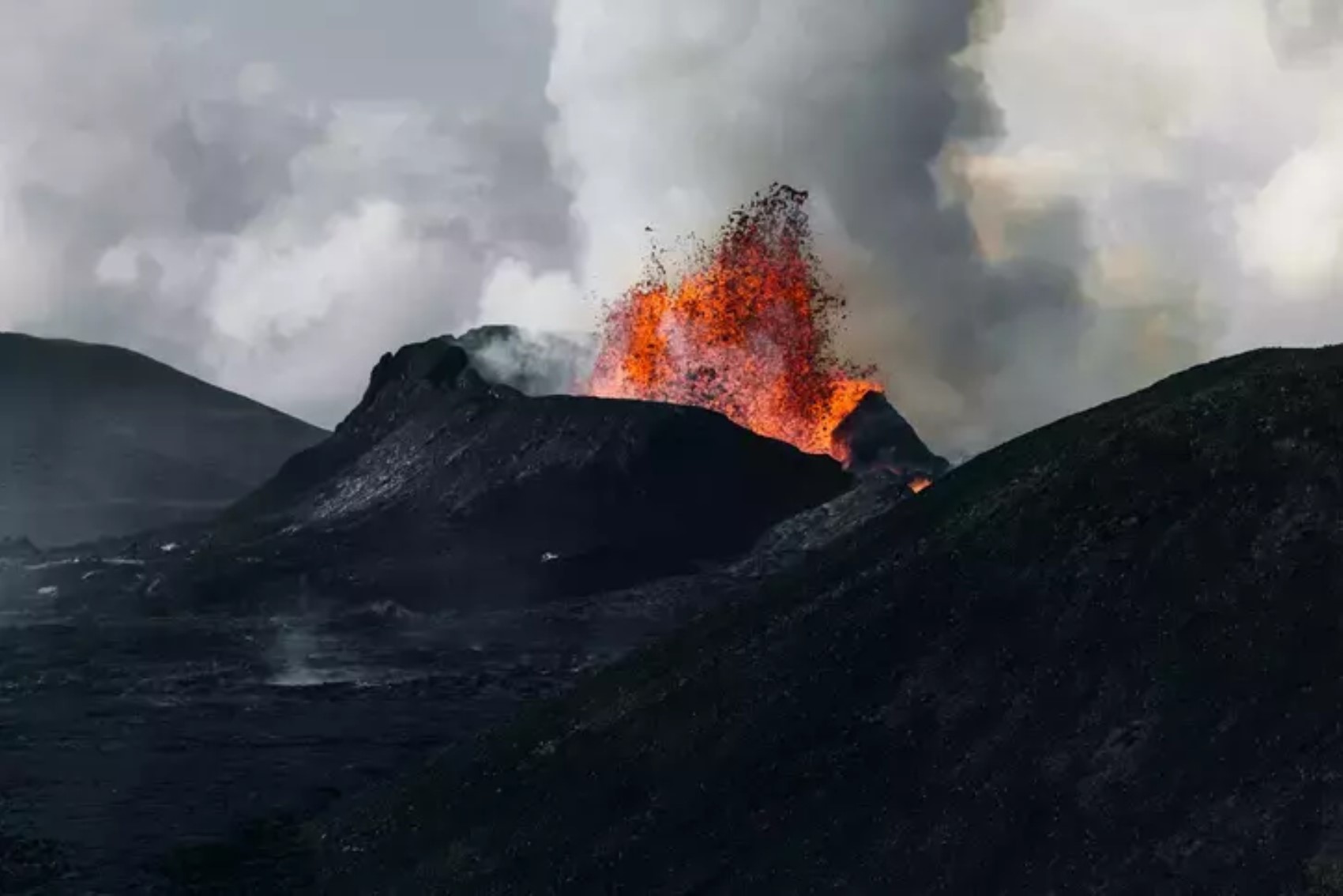 Santorini yanardağı alarm veriyor: Türkiye kıyıları da risk altında mı?