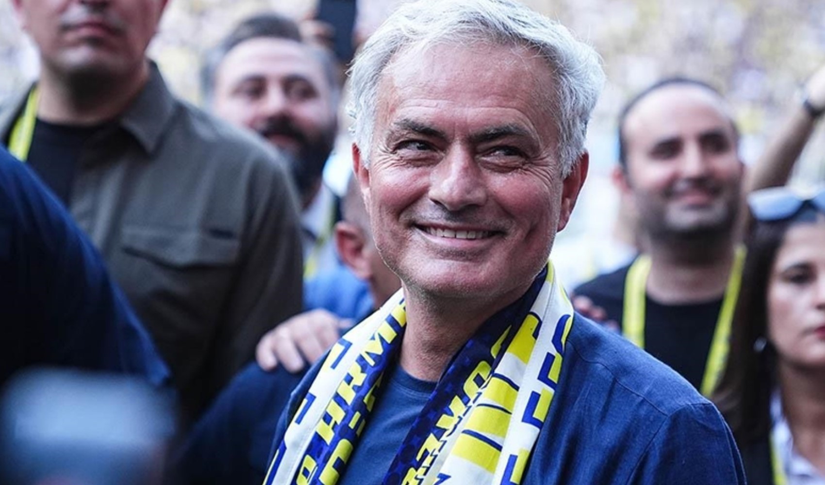 Mourinho condivide quell'immagine della partita del Galatasaray: i social ne parlano