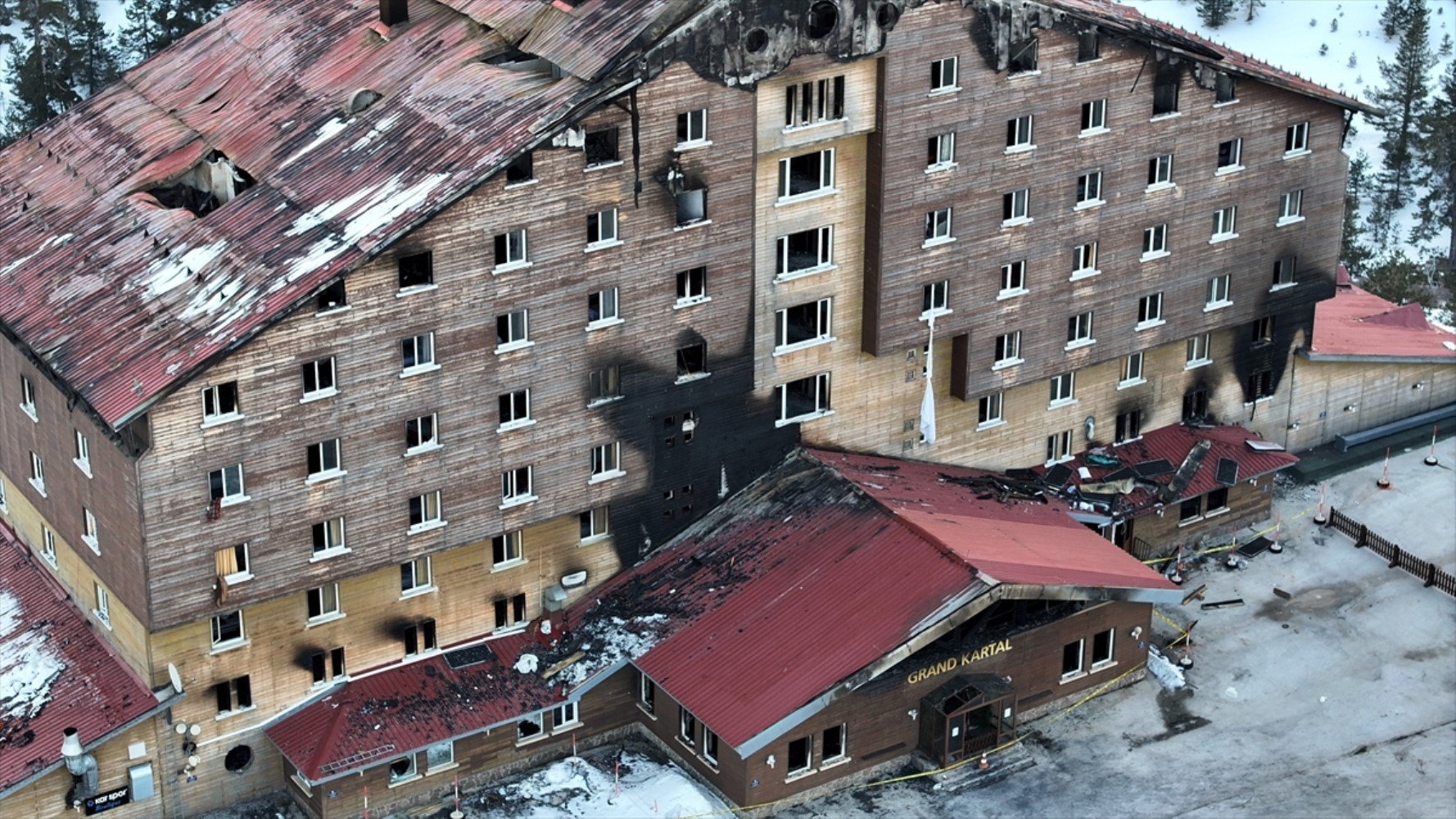 78 kişiye mezar olan Grand Kartal Otel kaçak çıktı! Yasağa rağmen 'Bakan Ersoy'un o şirketi satışları sürdürdü' iddiası