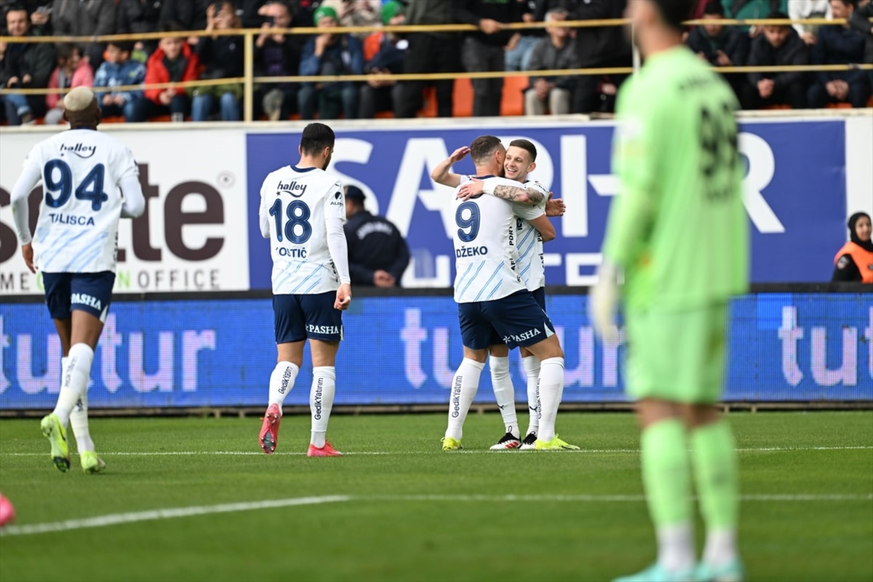 Fenerbahçe ligdeki 4000. golünü attı