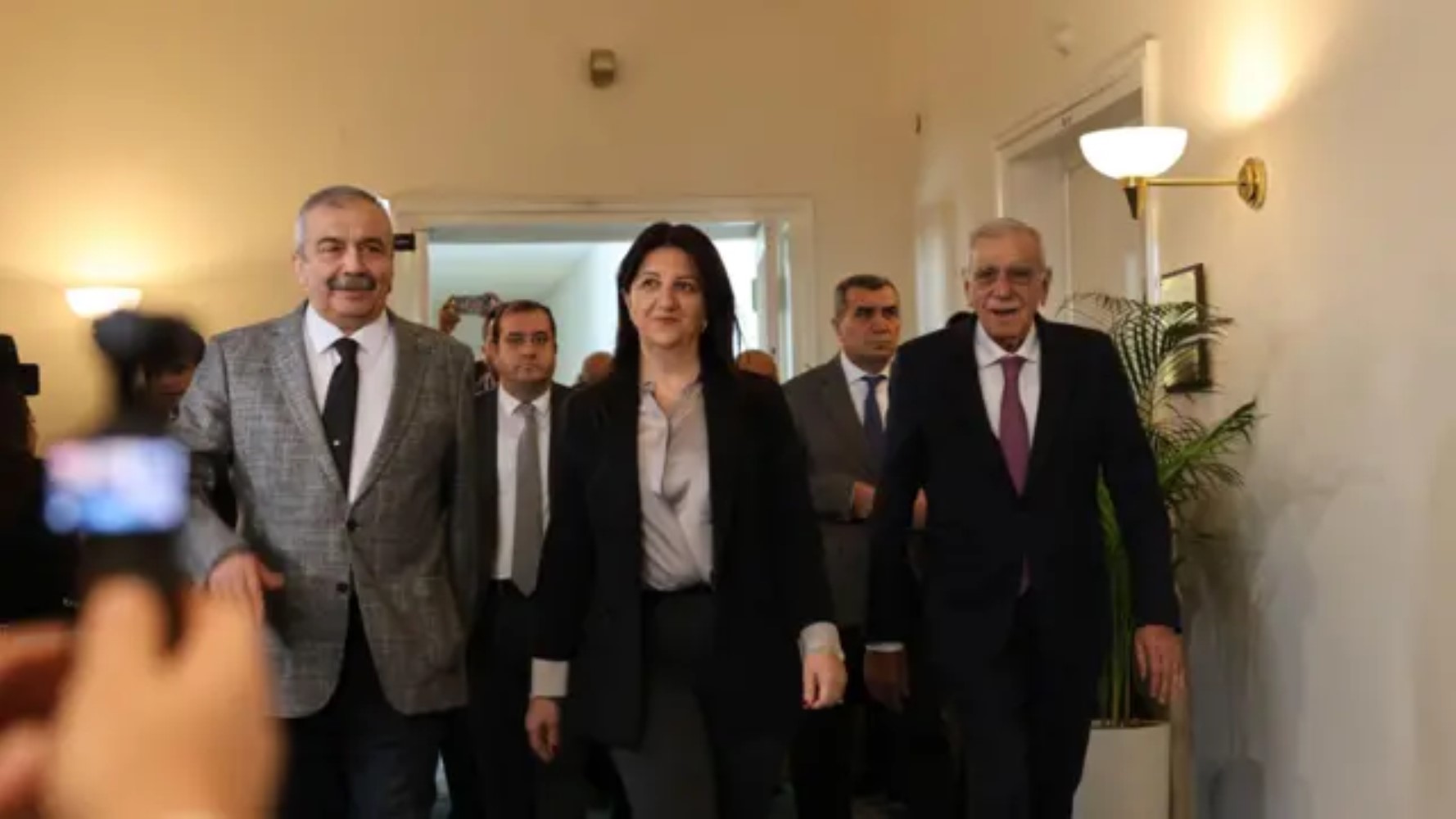 İsmail Saymaz AKP'nin sakladığı Öcalan gerçeğini açıkladı: 'Bu çağrıyı bedavaya yapmadı'