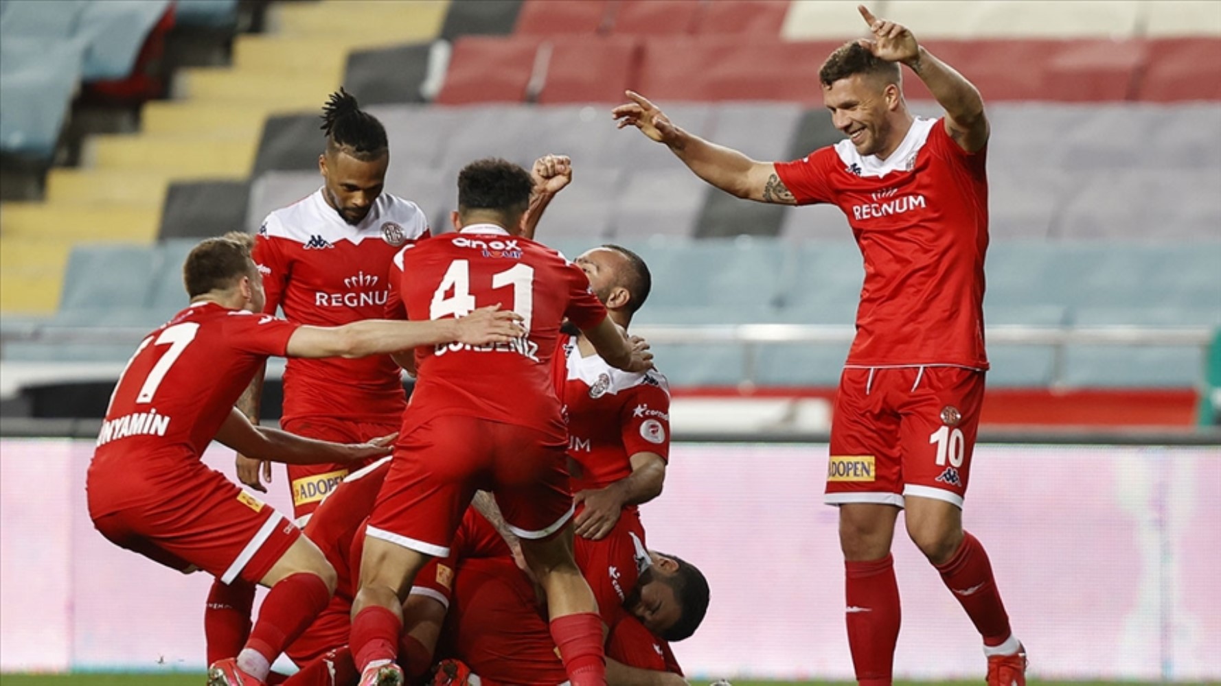 Muhtemel 11'ler belli oldu! Galatasaray - Antalyaspor maçı hangi kanalda yayınlanacak? Saat kaçta başlayacak?