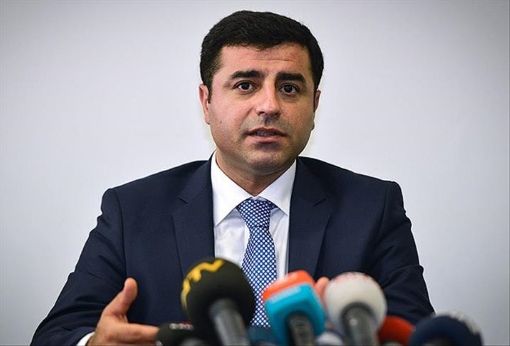 Selahattin Demirtaş'ın mektubundaki Özgür Özel sözleri dikkat çekmişti... Özel'den yanıt geldi: 'Büyük bir memnuniyetle okudum'