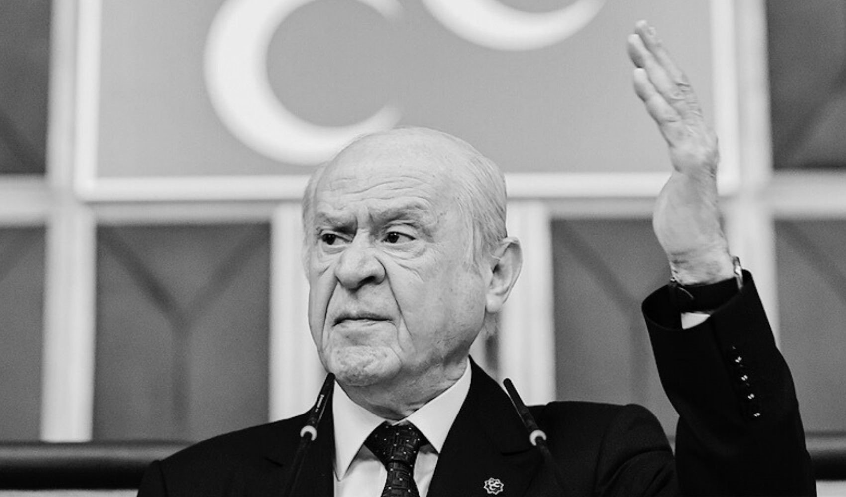 Bahçeli'nin sağlık durumunu paylaştı: Yanında sadece 1 isim var