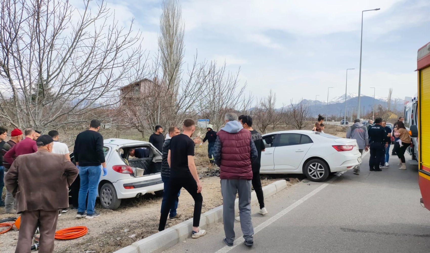 Grave incidente a Isparta: 2 morti, 3 feriti