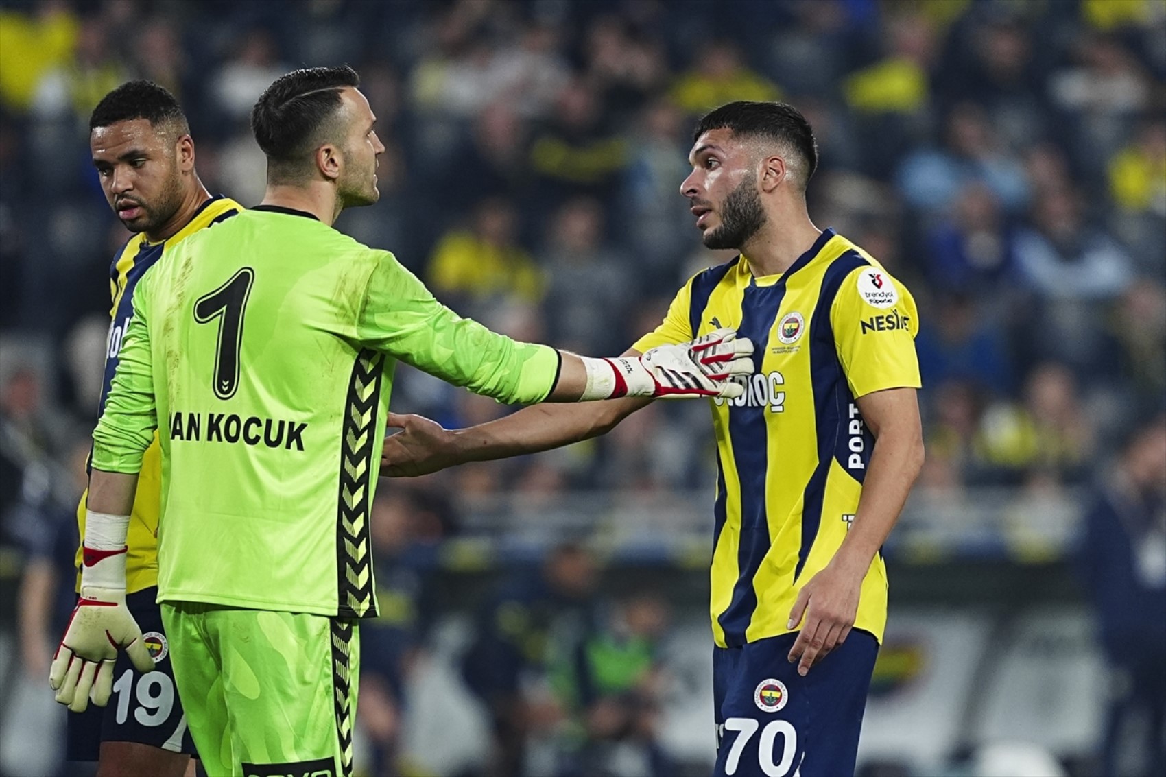 Trio ekibi Fenerbahçe- Samsunspor maçındaki tartışmalı kararları değerlendirdi: Samsunspor'un penaltı beklediği pozisyonda devam kararı doğru mu?