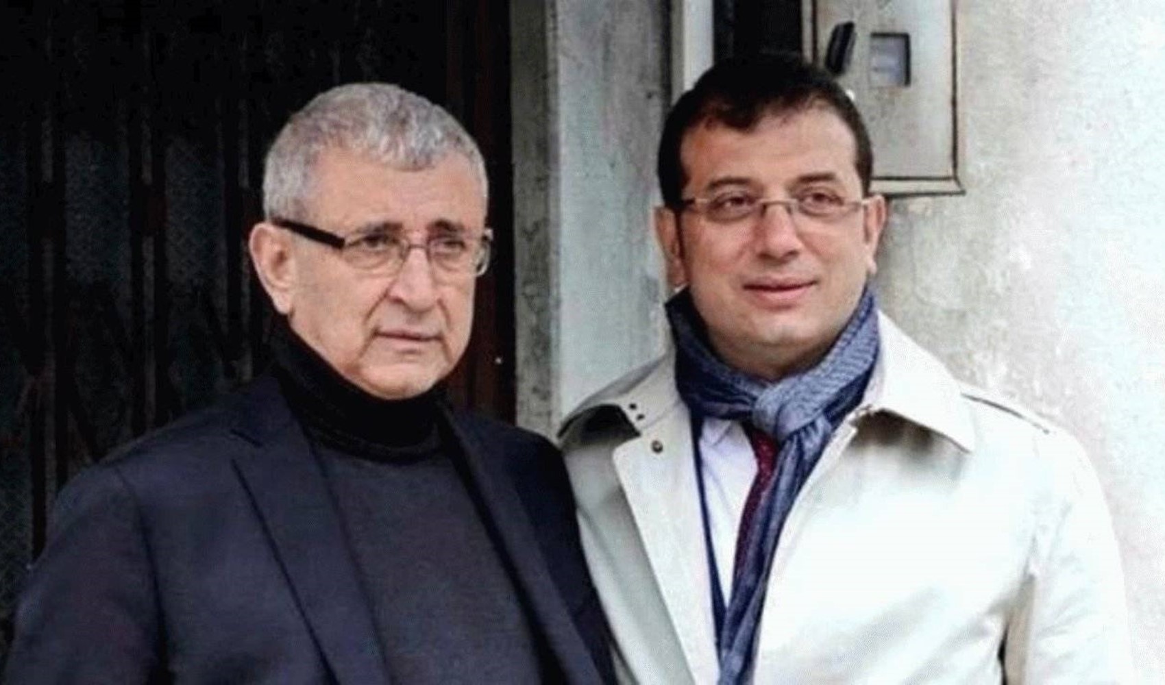 Ekrem İmamoğlu'nun babası Hasan İmamoğlu'ndan 'darbe' çıkışı: 'Ben böyle bir şey görmedim!' Ekrem İmamoğlu'nun babası Hasan İmamoğlu'ndan 'darbe' çıkışı: 'Ben böyle bir şey görmedim!'