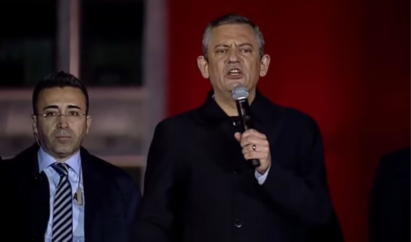 SON DAKİKA... Özgür Özel Saraçhane'de konuştu: Boykot çağrısını tekrarladı... Ön seçime rekor katılımı açıkladı!