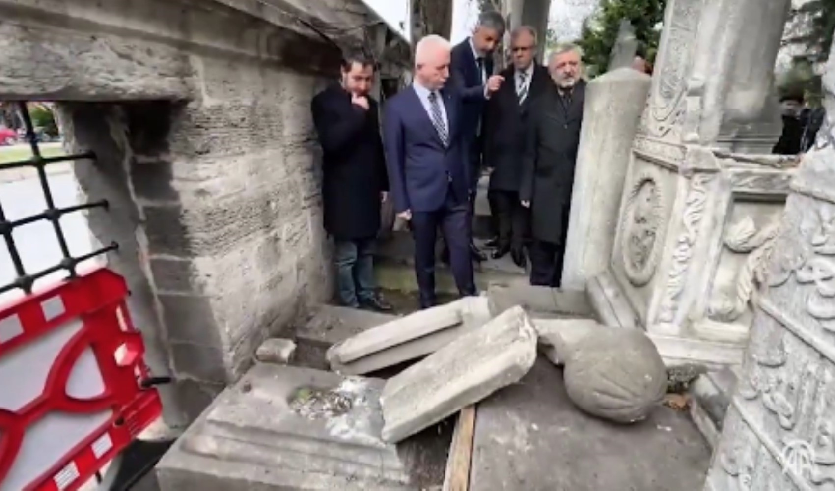 Gazeteci Zafer Arapkirli'den Vali Gül'e 'cami' yanıtı: Devlet provokasyona bulaşmaz! Gazeteci Zafer Arapkirli'den Vali Gül'e 'cami' yanıtı: Devlet provokasyona bulaşmaz!