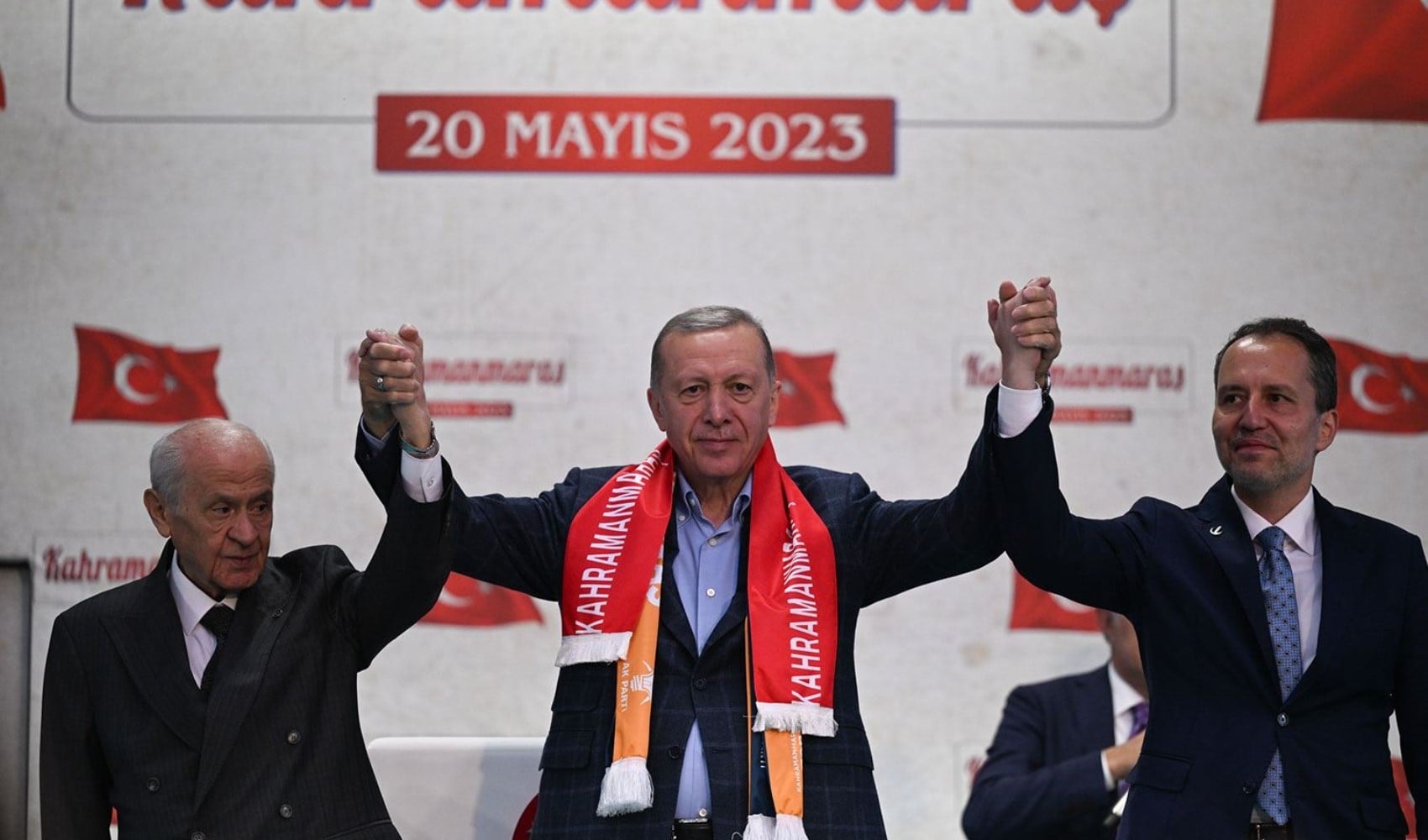 AKP e MHP non hanno scambiato gli auguri di festa con il Yeniden Refah Partisi