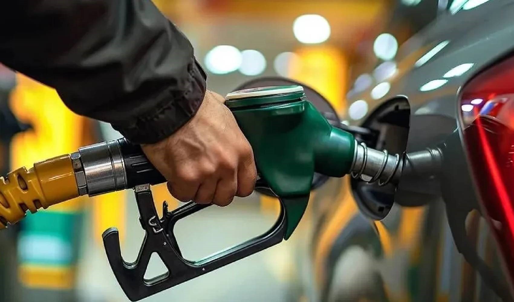 Araç sahipleri dikkat: Benzine indirim geldi (10 Nisan 2025 güncel akaryakıt fiyatları)