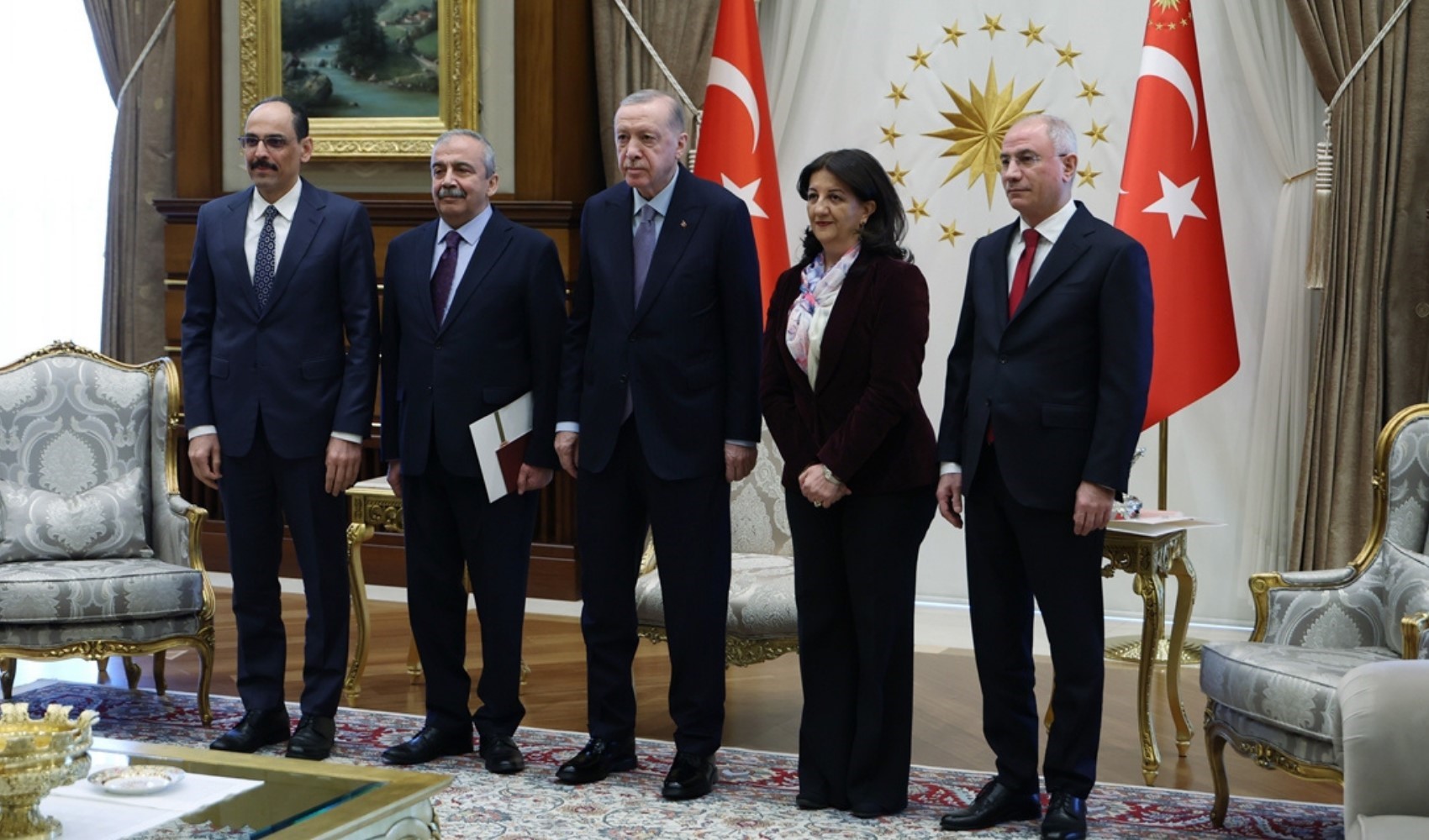 SON DAKİKA... Saraydaki kritik Erdoğan- DEM heyeti zirvesi sona erdi! İşte görüşmeden kareler: Efkan Ala ayrıntısı SON DAKİKA... Saraydaki kritik Erdoğan- DEM heyeti zirvesi sona erdi! İşte görüşmeden kareler: Efkan Ala ayrıntısı