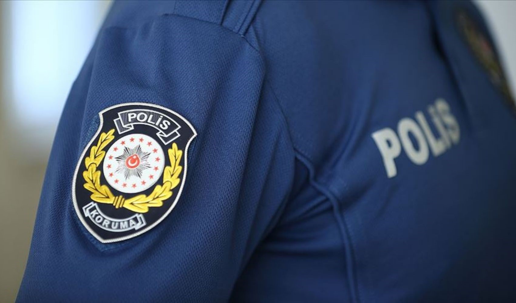 Sürücüyle tartışan 2 polis memurundan biri görevden uzaklaştırıldı