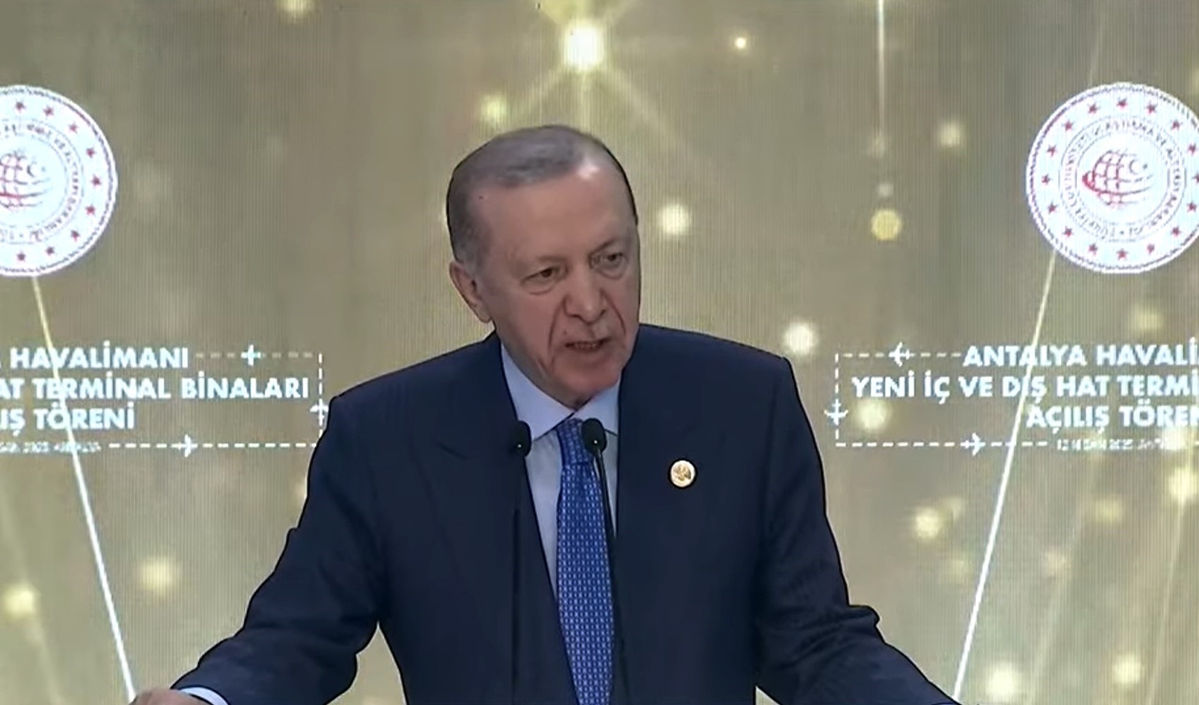 Erdoğan, Antalya'daki açılış töreninde isim vermeden CHP Genel Başkanı Özgür Özel'e yüklendi