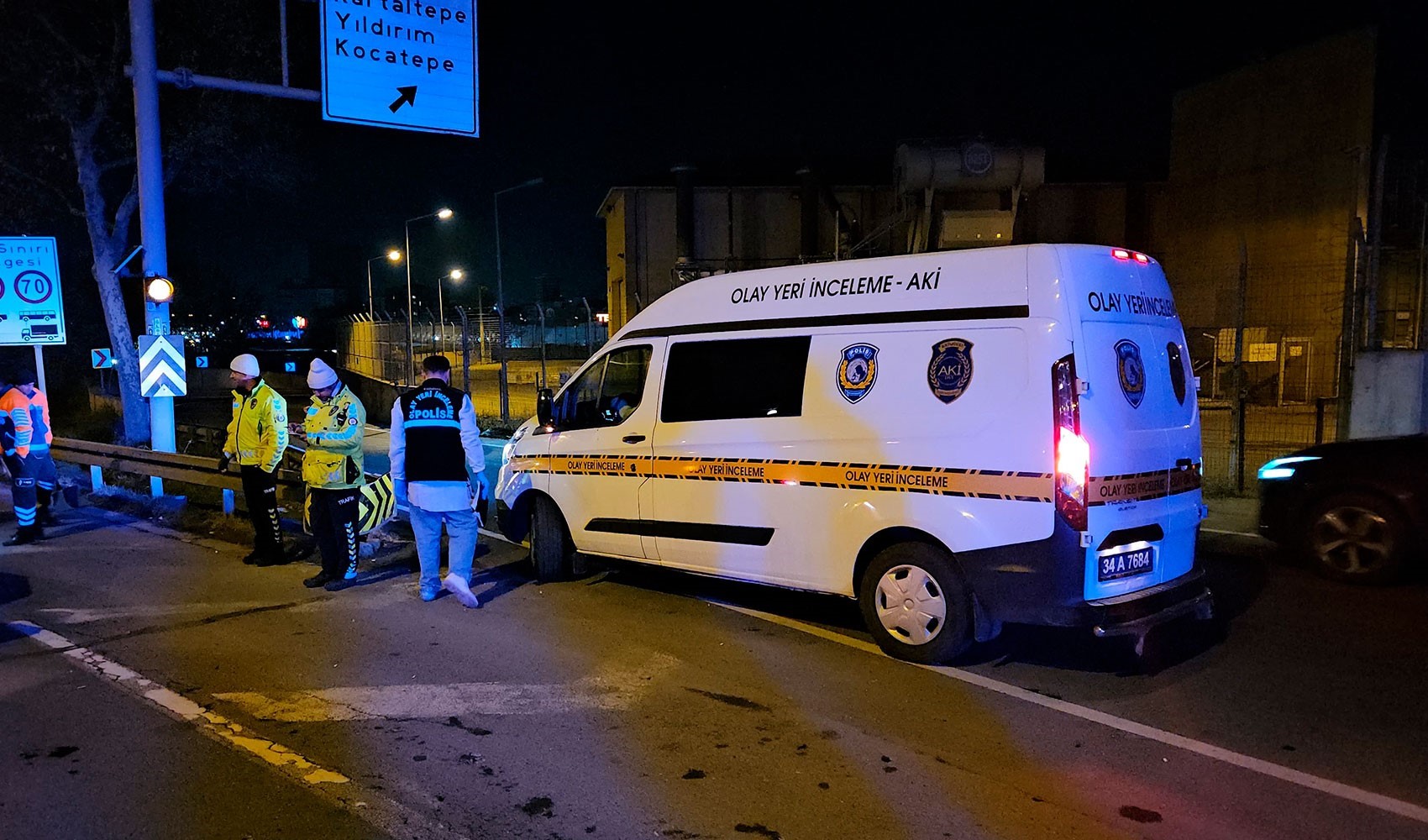 Bayrampaşa’da feci kaza: Yardıma koşarken can verdi! 2 ölü, 4 yaralı