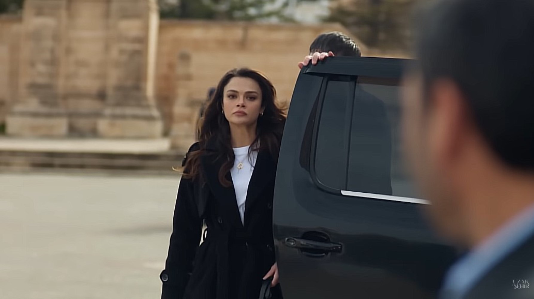 Uzak Şehir dizisinde beklenmedik ayrılık! Ünlü oyuncu diziye veda ediyor!