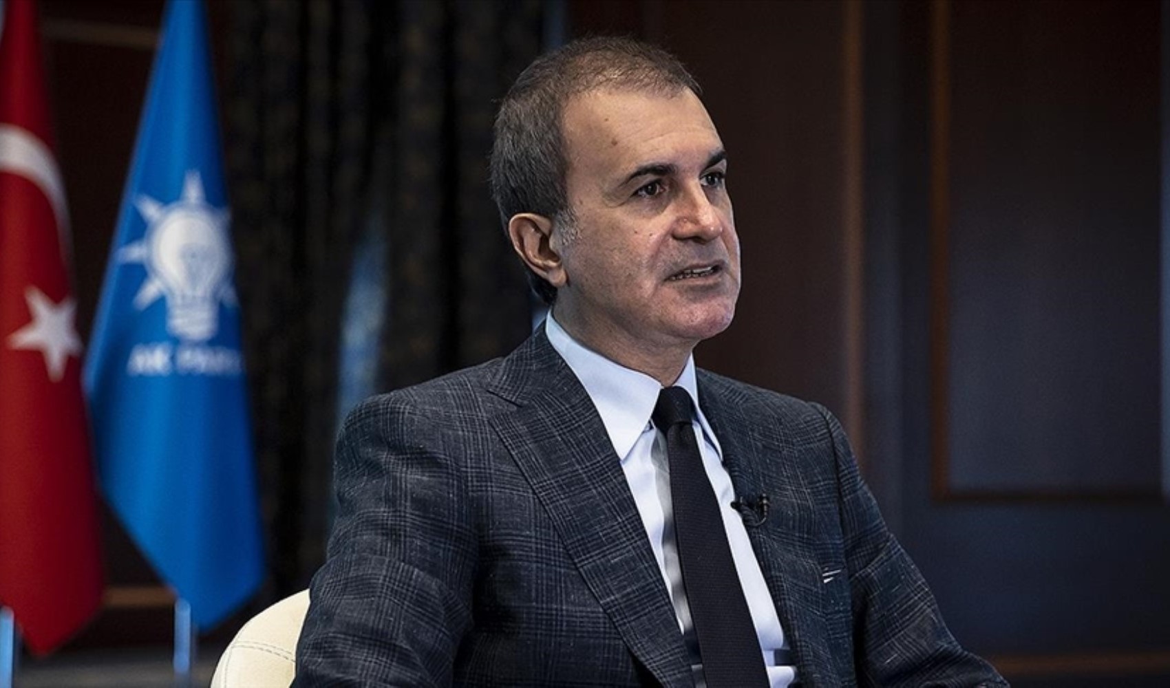 Ömer Çelik, Özgür Özel'i hedef aldı: 'Avrupa’daki aşırı sağcılarla...'