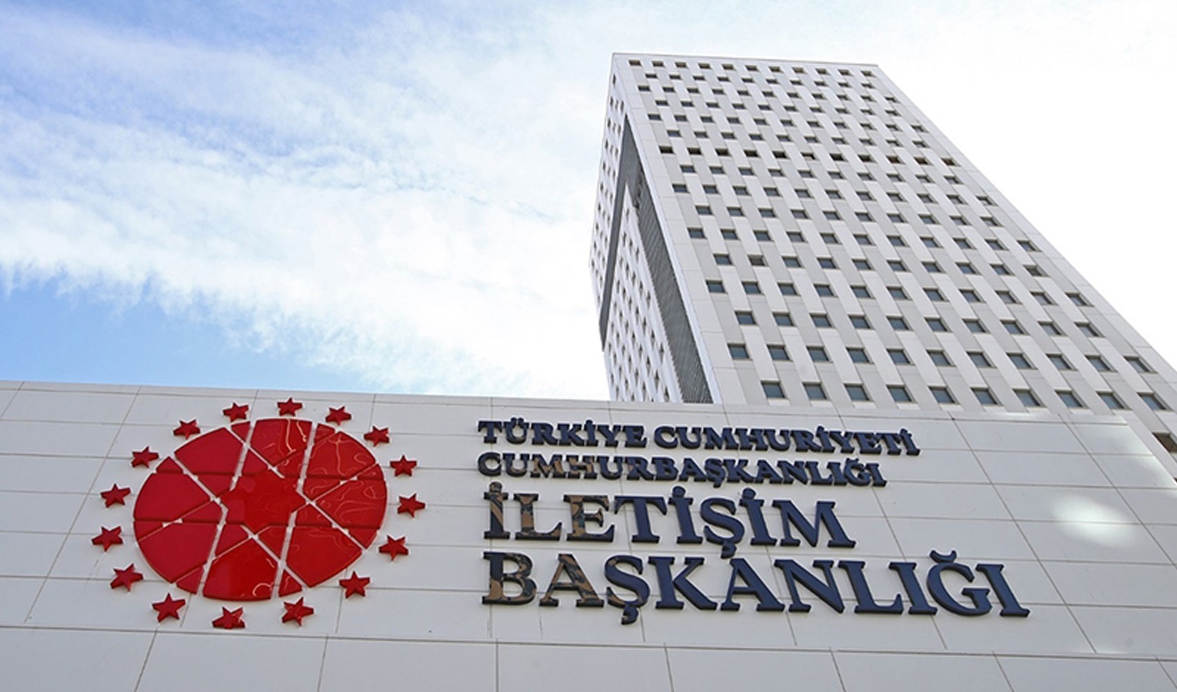 DMM: Köklü liselerde öğretmenler açığa alındı, işten çıkarıldı' yönündeki iddialar asılsızdır DMM: Köklü liselerde öğretmenler açığa alındı, işten çıkarıldı' yönündeki iddialar asılsızdır