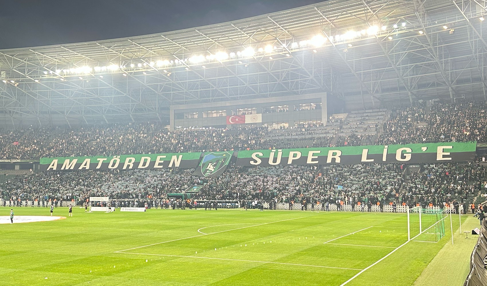 Körfez 16 yıl sonra Süper Lig'e dönüyor: Kocaelispor taraftarından İnönü çağrısı Körfez 16 yıl sonra Süper Lig'e dönüyor: Kocaelispor taraftarından İnönü çağrısı