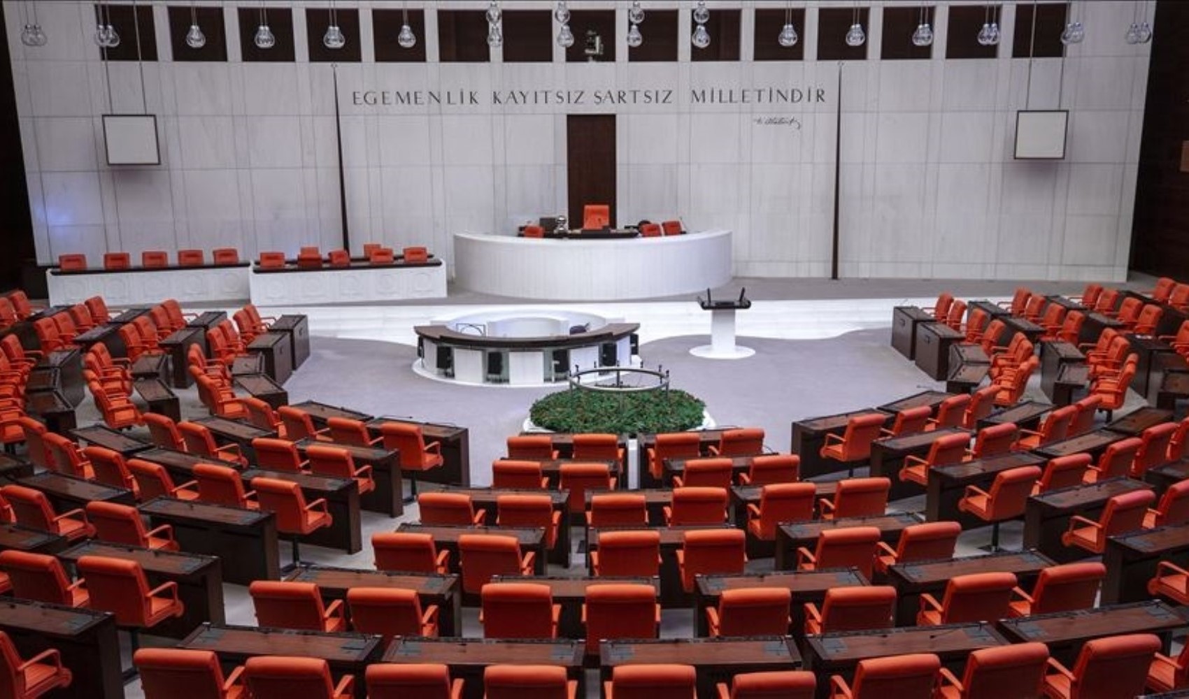 İklim Yasası görüşmeleri Meclis gündeminden çıkarıldı