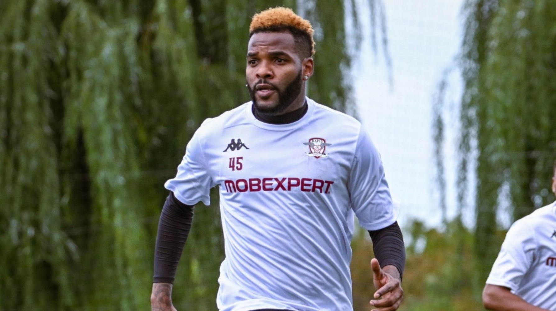 Süper Lig'in eski yıldızı Aaron Boupendza hayatını kaybetti! Trajik ölümü duyurdular