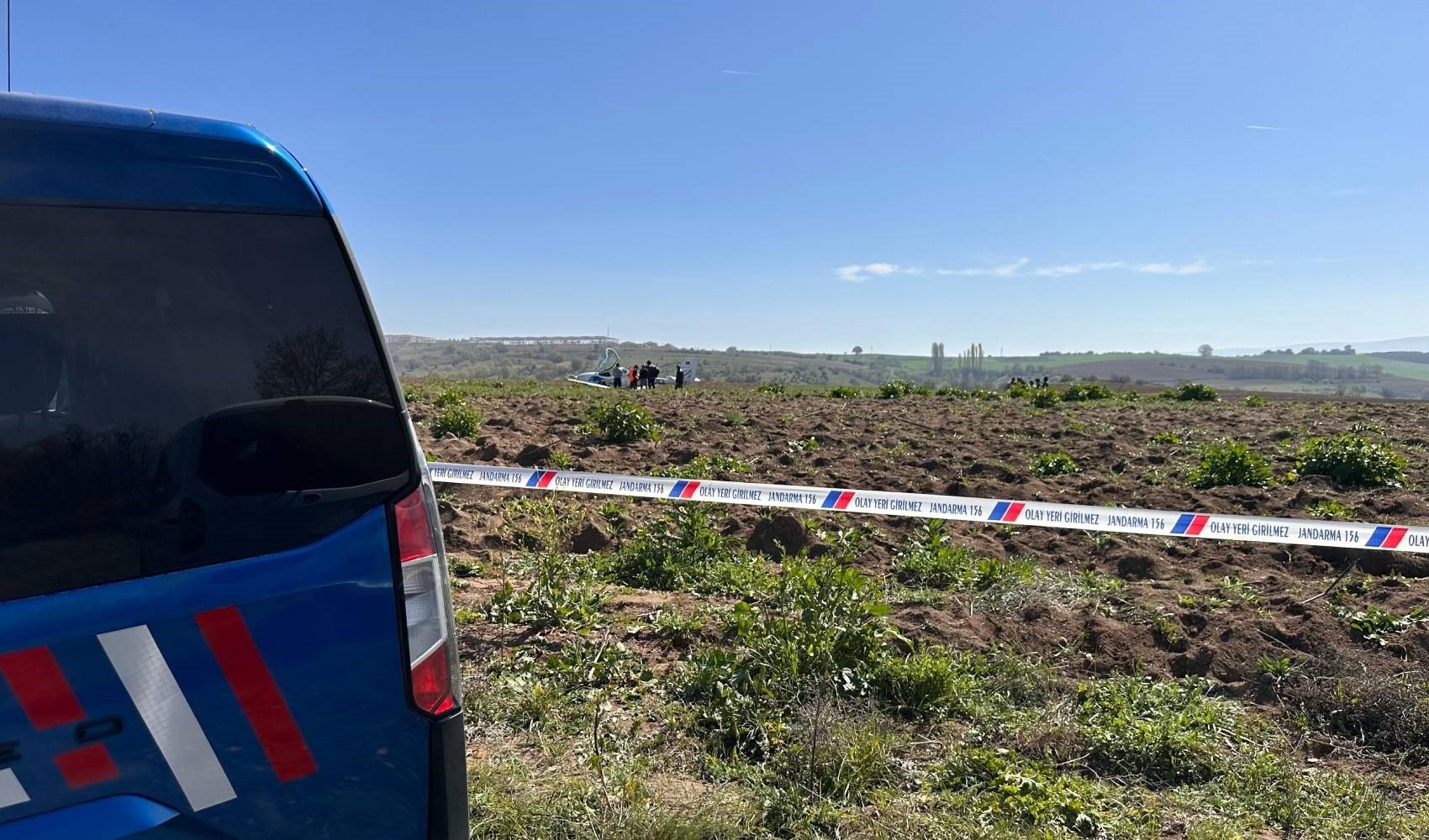 Bursa'da eğitim uçağı tarlaya acil iniş yaptı