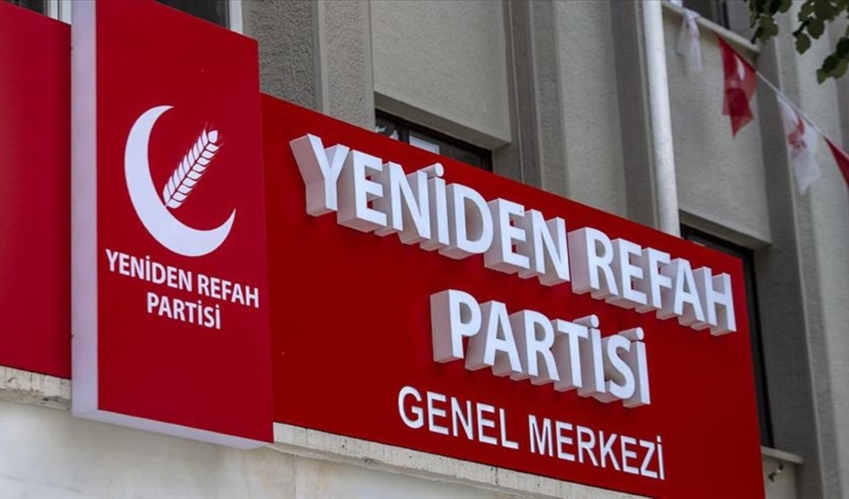 Yeniden Refah Partisi'nde yeni istifalar Yeniden Refah Partisi'nde yeni istifalar