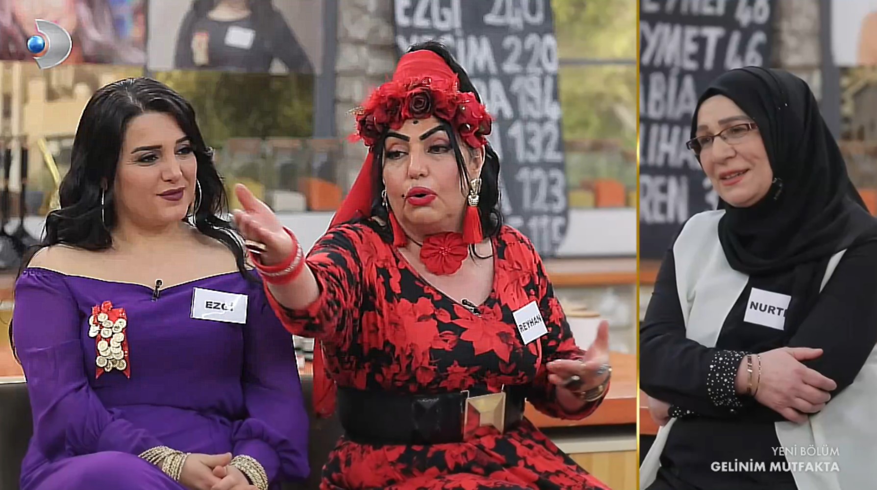 Gelinim Mutfakta final günü! Gelinim Mutfakta 18 Nisan Cuma puan durumu: Bugün kim elendi? Çeyrek altını kim aldı? 10 bileziği kim aldı