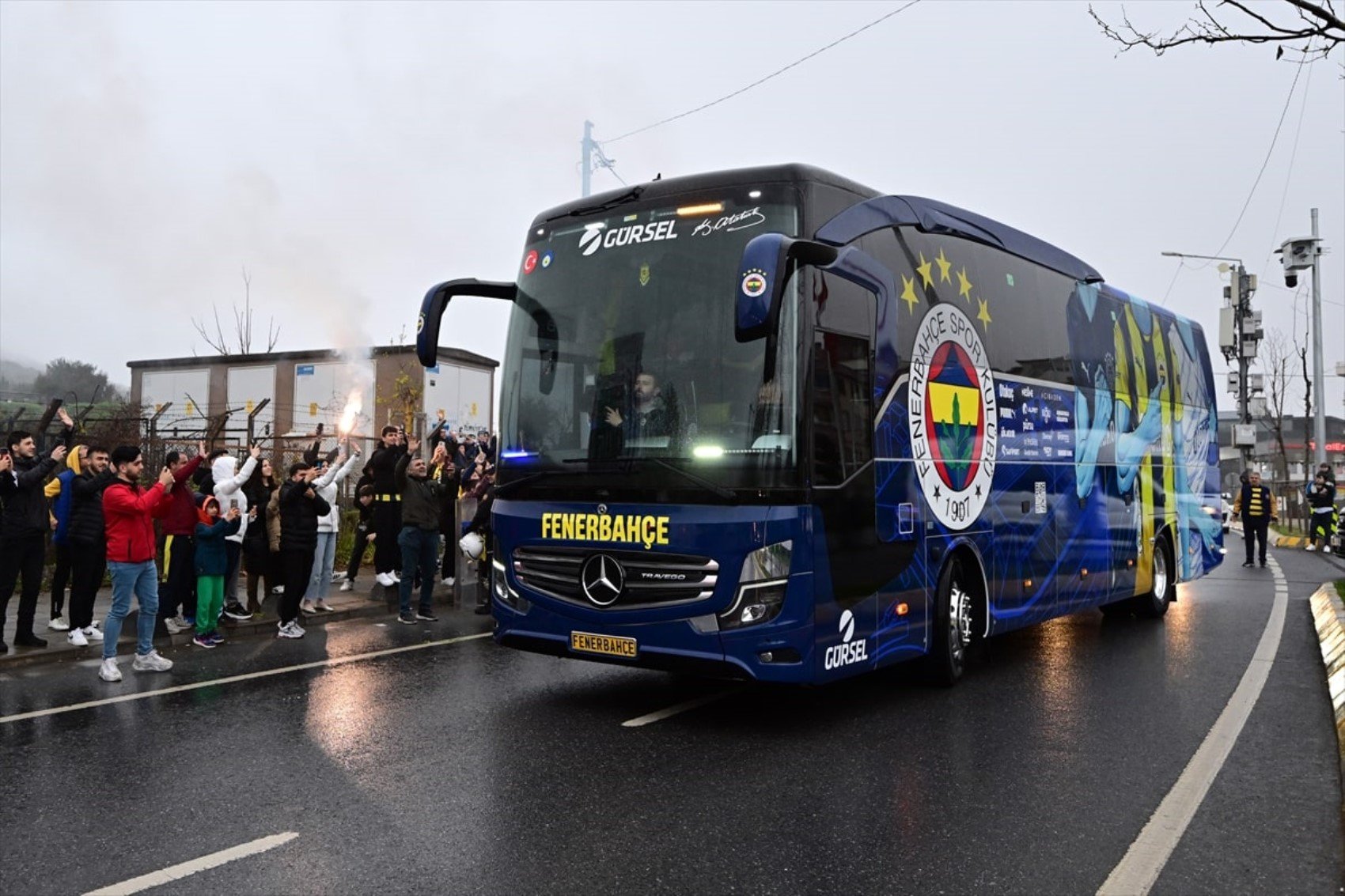 Fenerbahçe-Galatasaray ATV canlı yayın başladı!