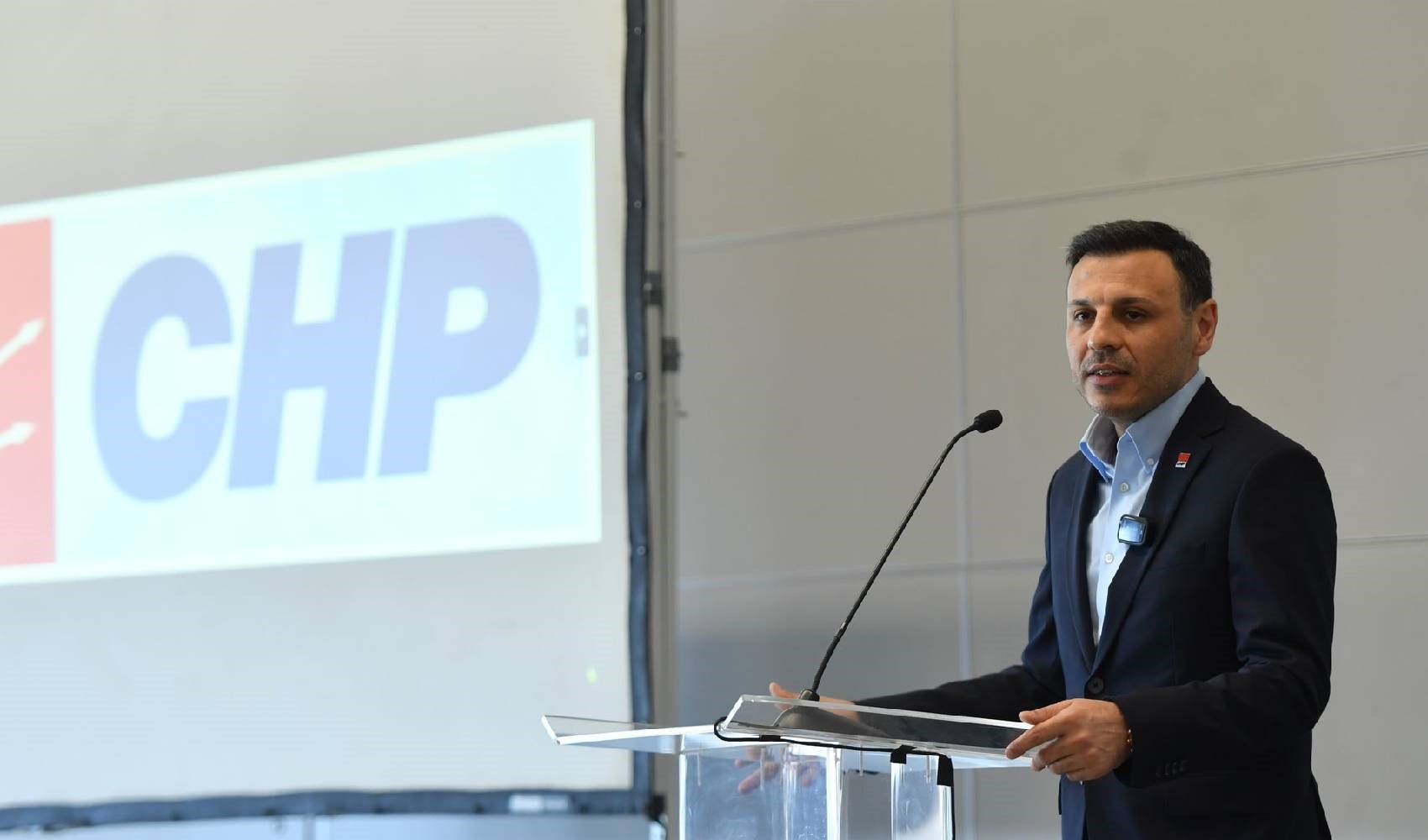 CHP İstanbul İl Başkanı Özgür Çelik, CHP'ye karşı yeni saldırının 'yapay zeka' üzerinden olacağını iddia etti: 'Duyumlarını aldık'