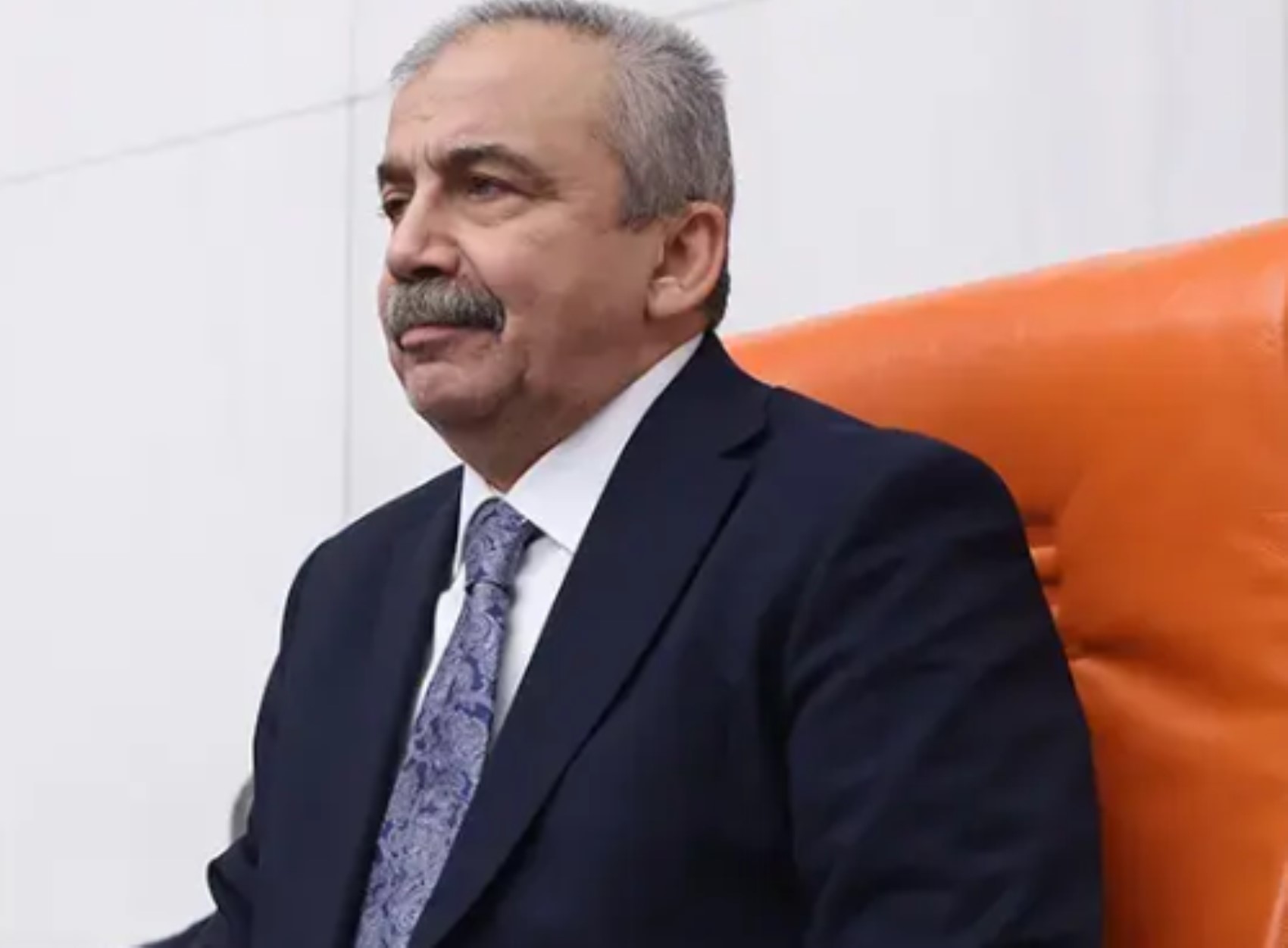 Sırrı Süreyya Önder'in sağlık durumuna ilişkin yeni açıklama: 'Kalbinin sağ kısmı kasılmaya başladı'