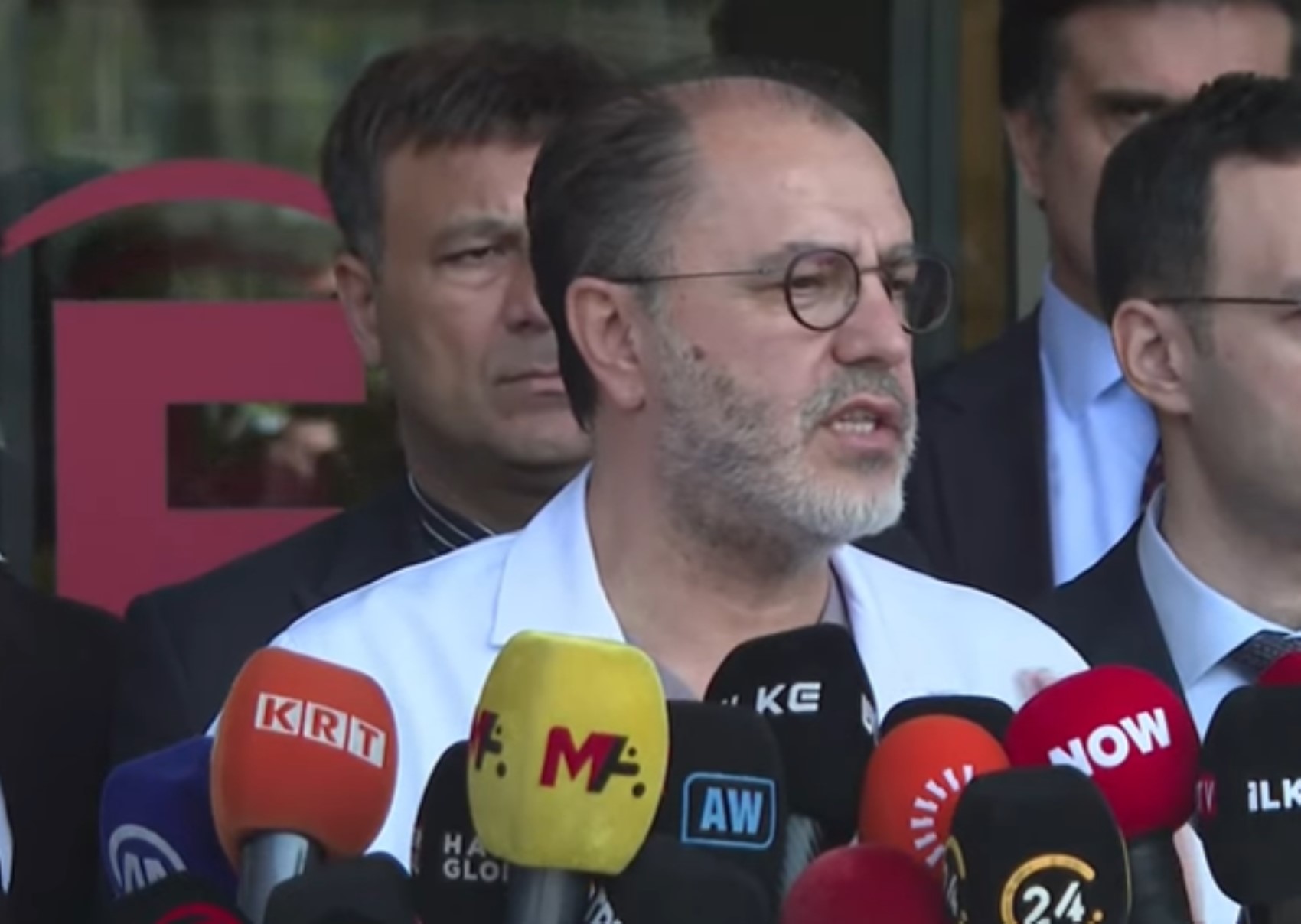 Sırrı Süreyya Önder'in sağlık durumuna ilişkin yeni açıklama: 'Kalbinin sağ kısmı kasılmaya başladı'