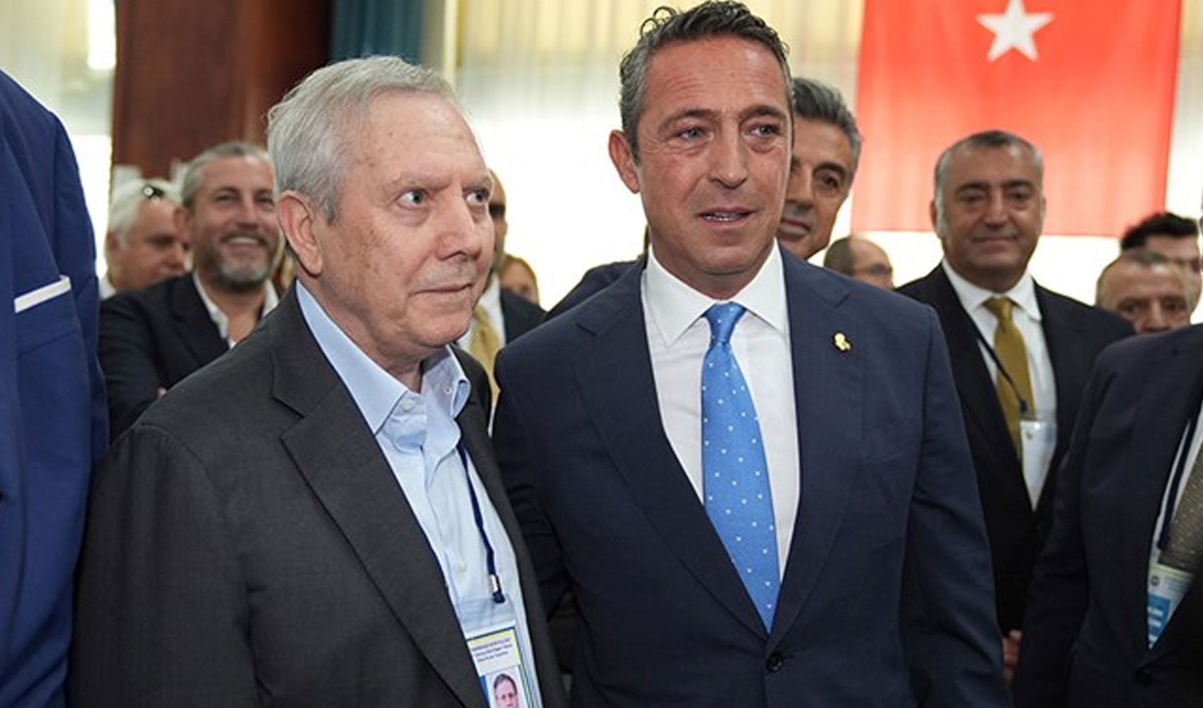 Aziz Yıldırım cephesinden Ali Koç'a istifa çağrısı! Adaylık sinyali verdi... Aziz Yıldırım cephesinden Ali Koç'a istifa çağrısı! Adaylık sinyali verdi...
