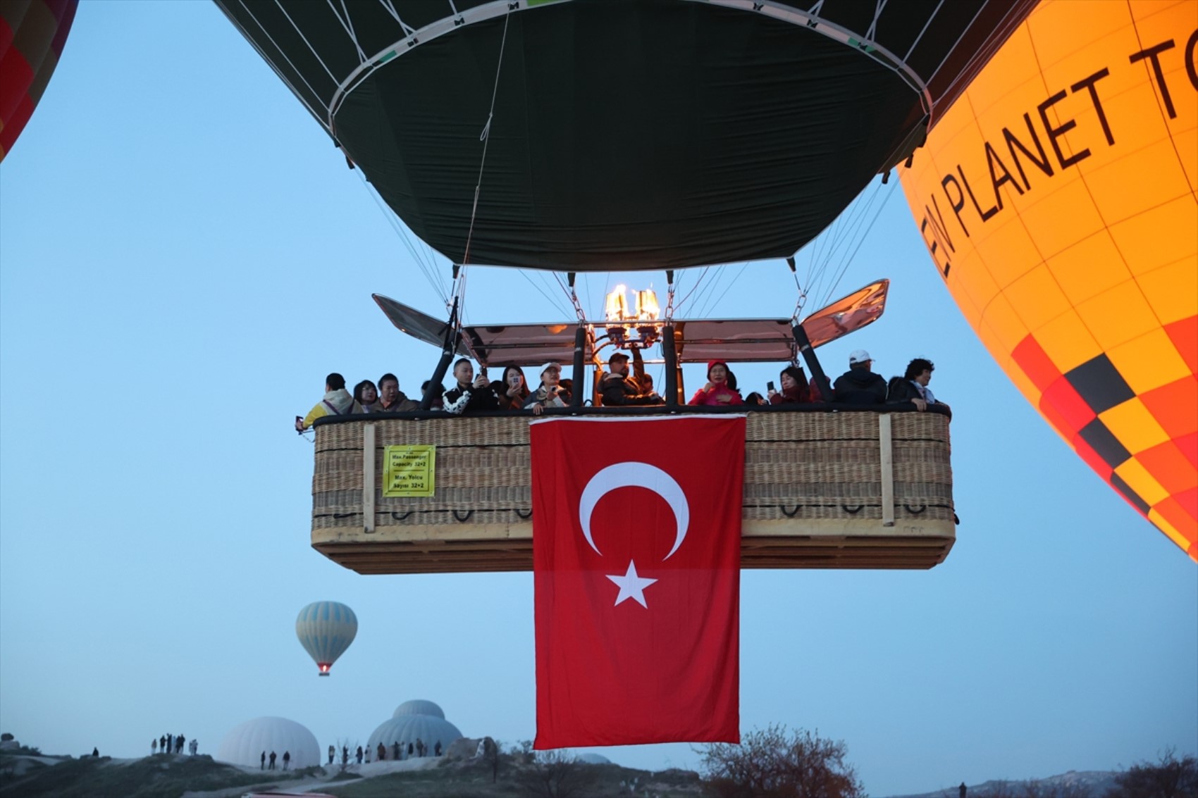 Türkiye, 23 Nisan coşkusuyla bayram havasında