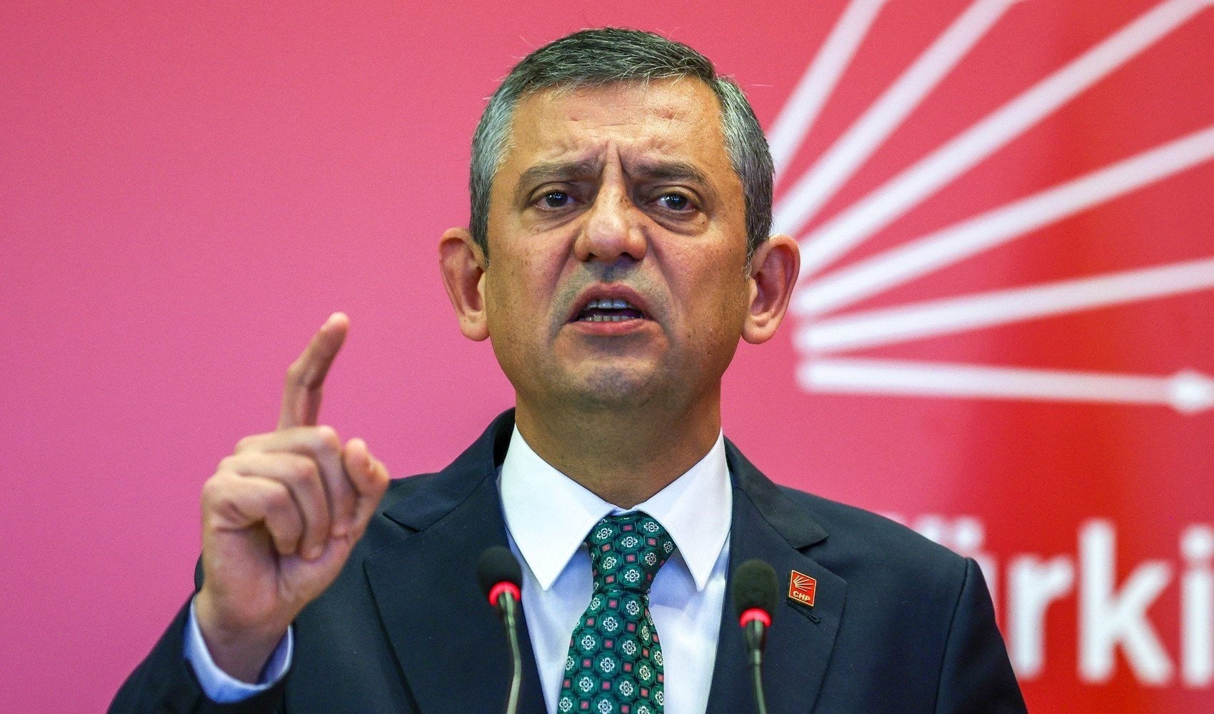 Özgür Özel'den 23 Nisan mesajı: 'Kurduğumuz her hayalde O'nun izi var' Özgür Özel'den 23 Nisan mesajı: 'Kurduğumuz her hayalde O'nun izi var'