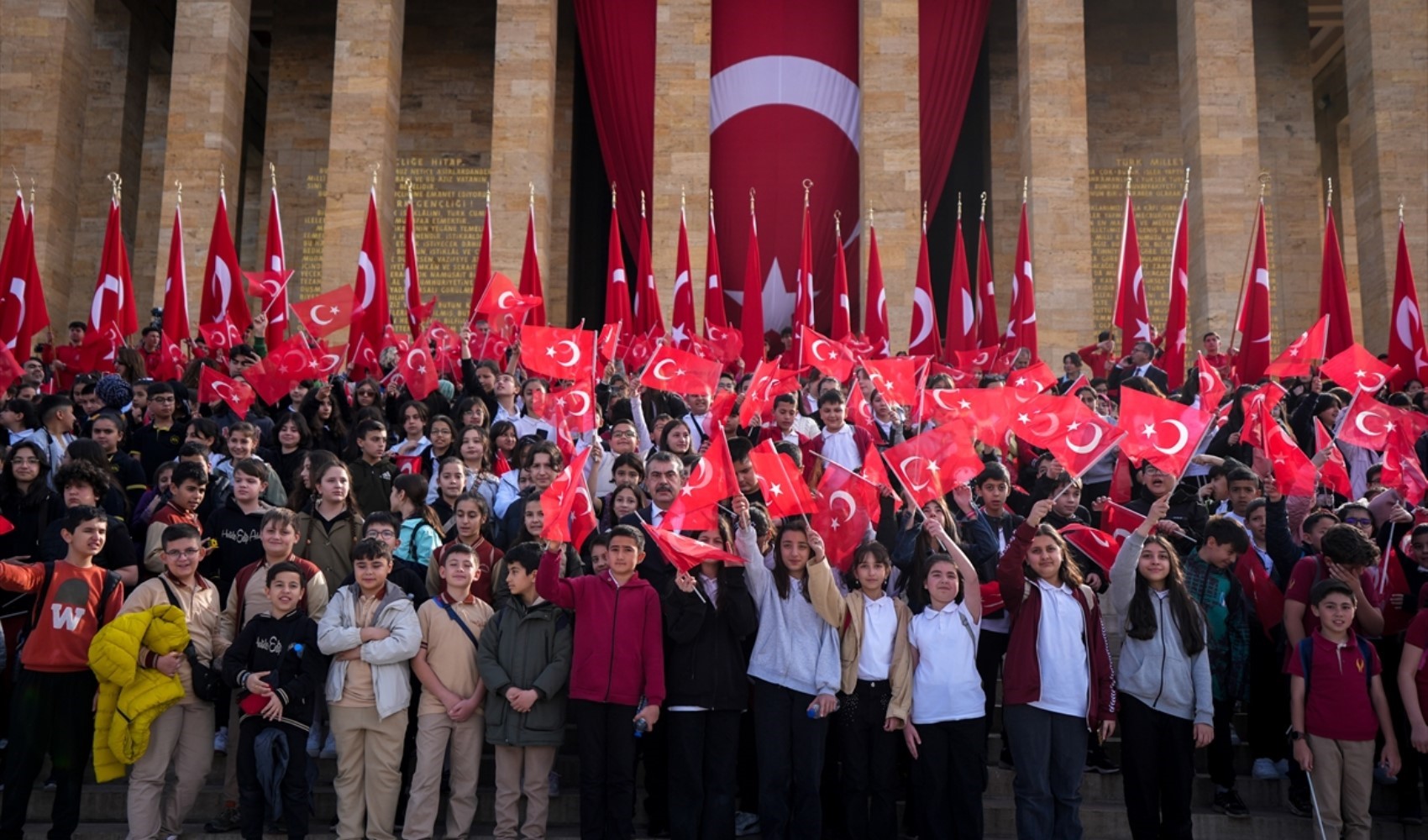 Türkiye, 23 Nisan coşkusuyla bayram havasında Türkiye, 23 Nisan coşkusuyla bayram havasında