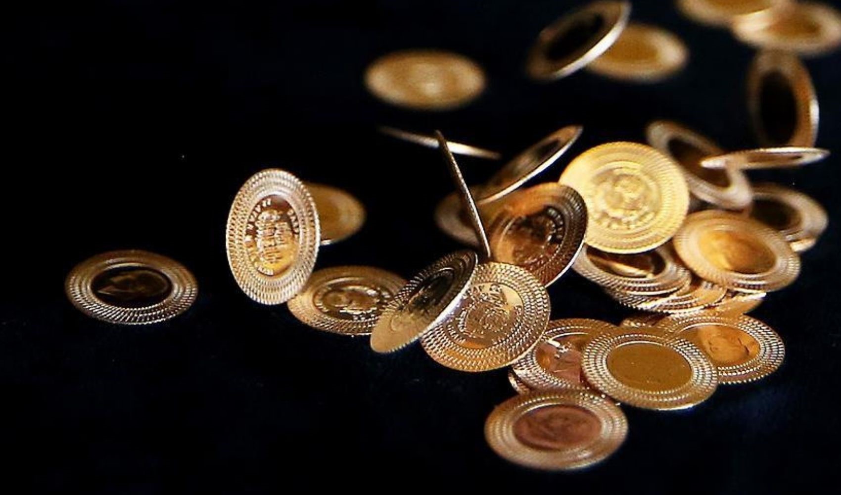 Altın fiyatlarıyla ilgili yeni tahmin: Yükselişini sürdürecek mi? Altın fiyatlarıyla ilgili yeni tahmin: Yükselişini sürdürecek mi?