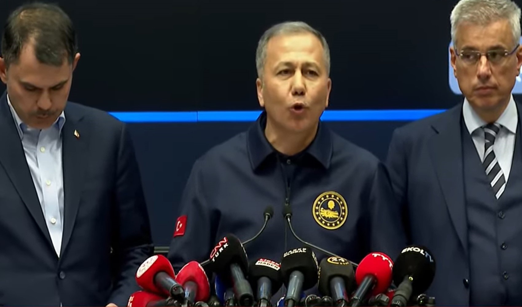 Silivri'deki 6.2'lik deprem sonrası bakanlardan açıklama: Boşaltılan bina ve yaralı sayısı açıklandı Silivri'deki 6.2'lik deprem sonrası bakanlardan açıklama: Boşaltılan bina ve yaralı sayısı açıklandı