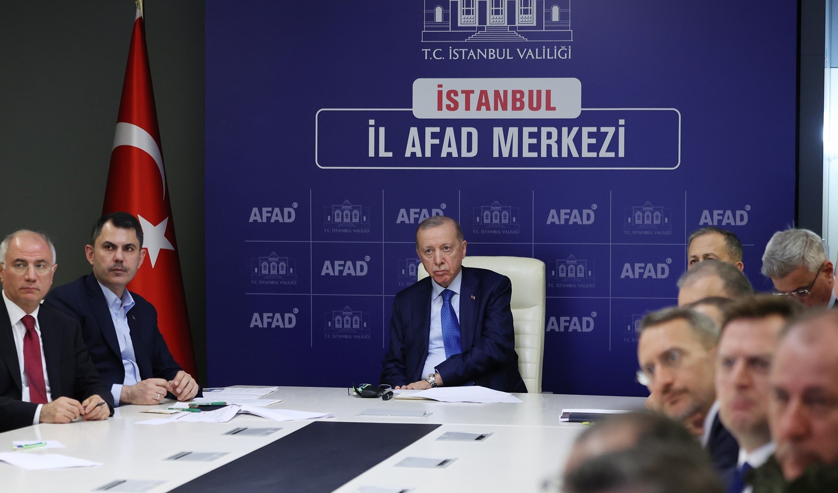Erdoğan, AFAD'daki kriz merkezinde aldığı brifing ardından paylaştı: Talimatları verdik Erdoğan, AFAD'daki kriz merkezinde aldığı brifing ardından paylaştı: Talimatları verdik