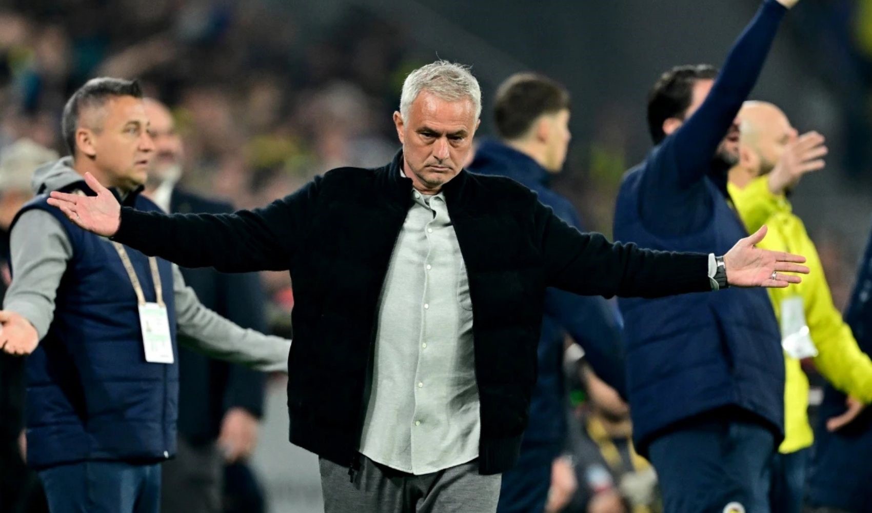 Premier Lig hedefi: Şampiyon hocanın yerine Jose Mourinho!