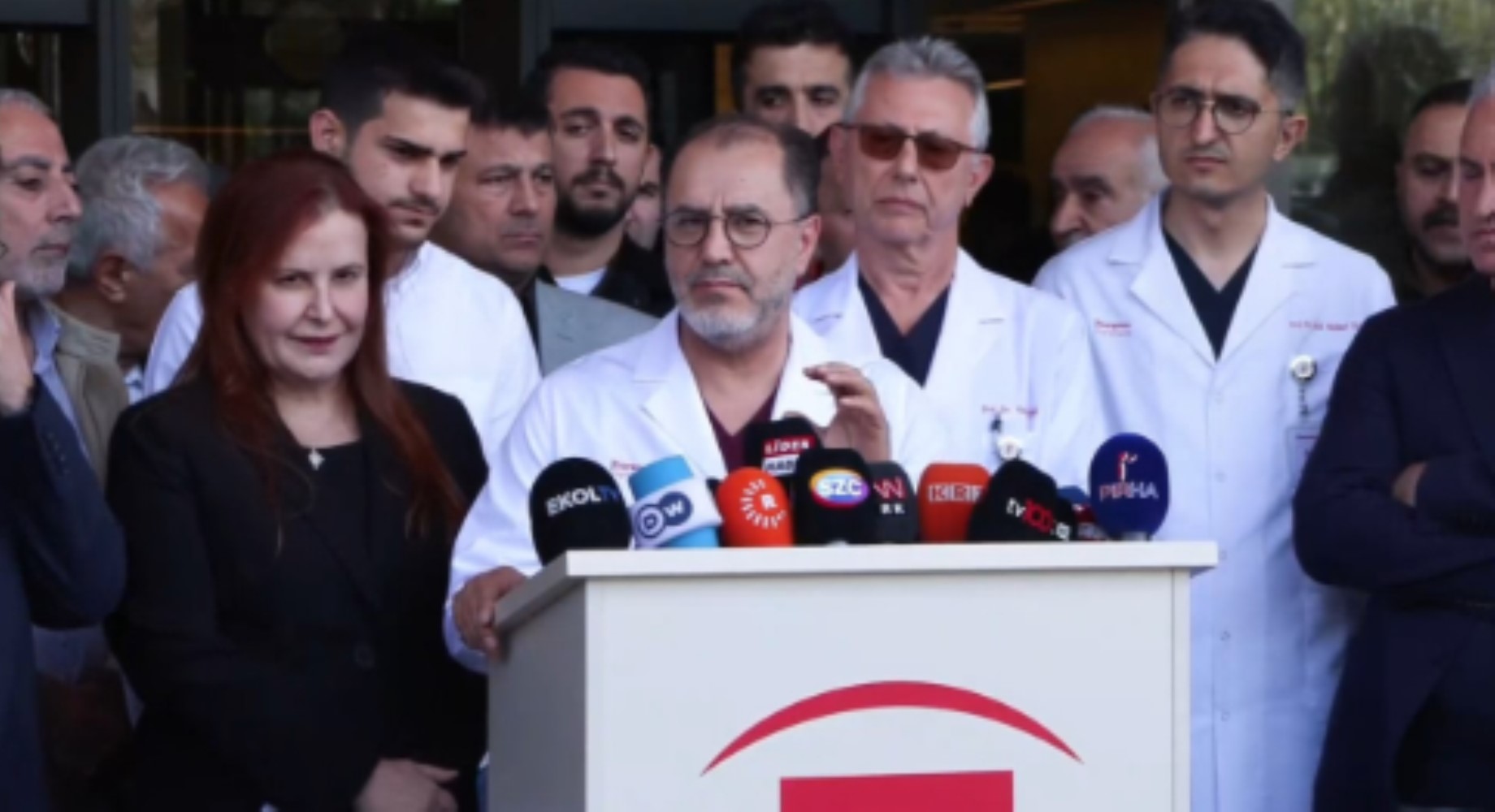 SON DAKİKA... Hastaneden açıklama geldi: Sırrı Süreyya Önder'in hayati tehlikesi devam ediyor mu? 'Refleksleri azalıyor'