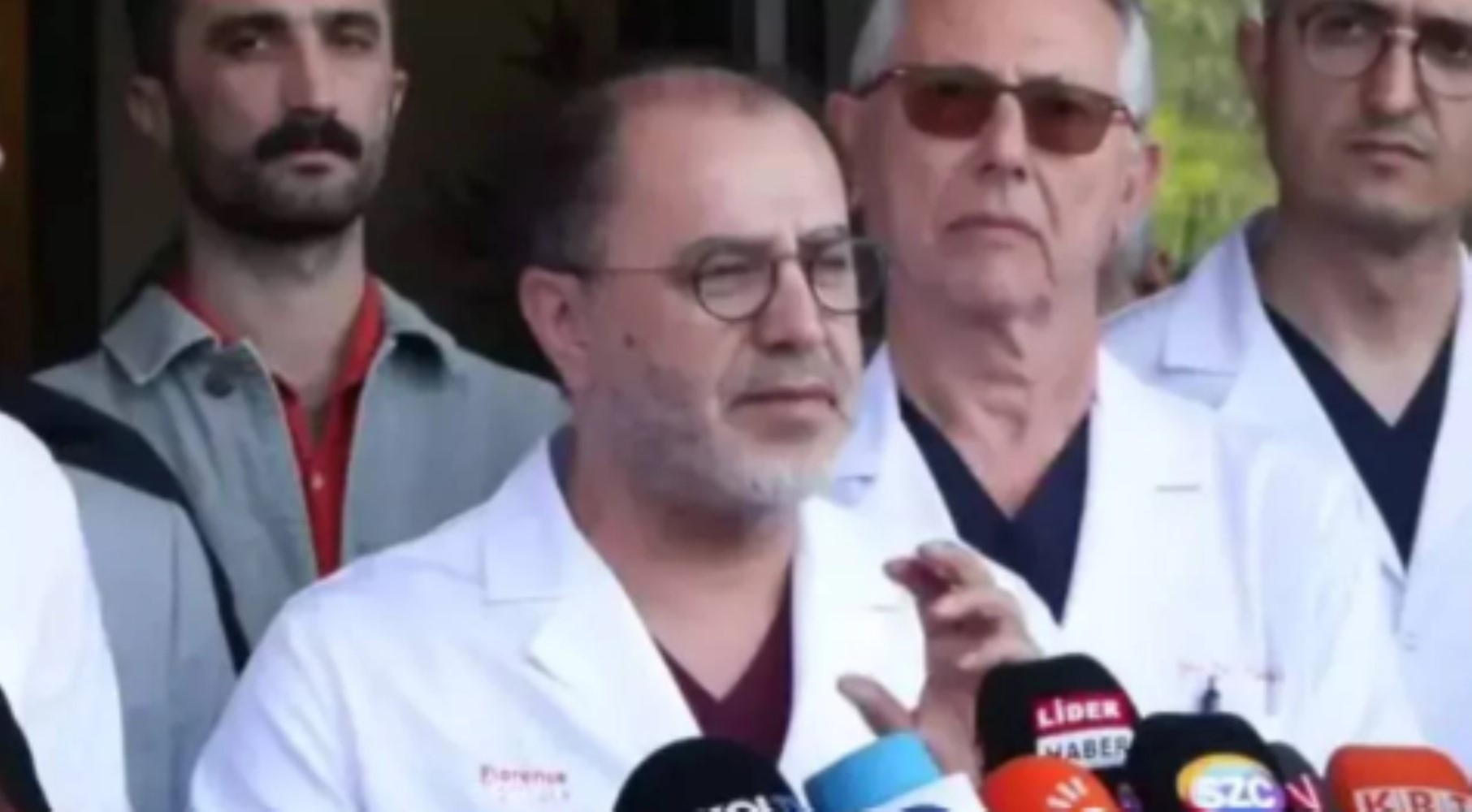 SON DAKİKA... Hastaneden açıklama geldi: Sırrı Süreyya Önder'in hayati tehlikesi devam ediyor mu? 'Refleksleri azalıyor'