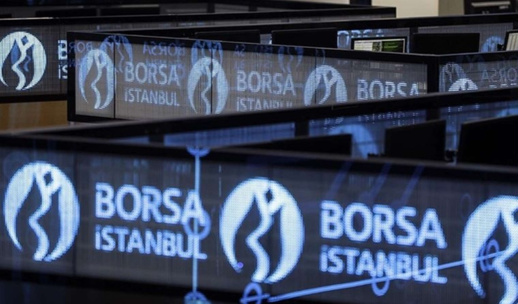 Bankacılık hisselerinde sert düşüş: Akbank işlemleri geçici olarak durduruldu