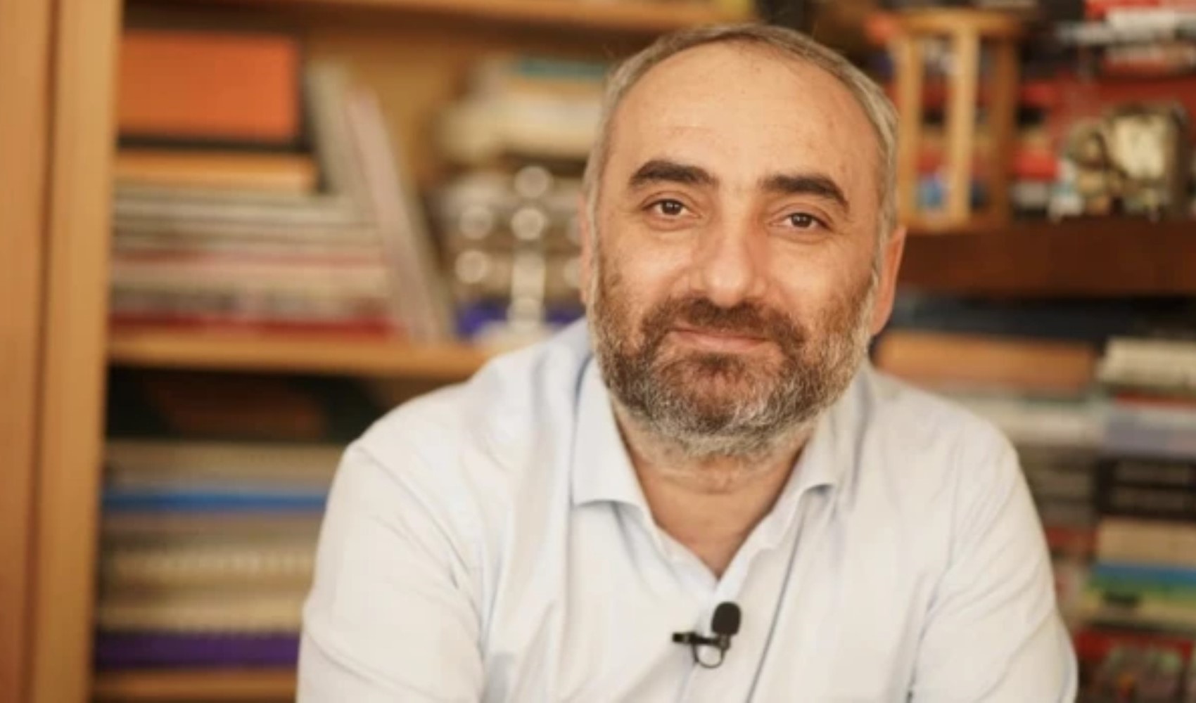 Gazeteci İsmail Saymaz elektronik kelepçe ile ev hapsinde! Deprem anında ne yaptı? Gazeteci İsmail Saymaz elektronik kelepçe ile ev hapsinde! Deprem anında ne yaptı?
