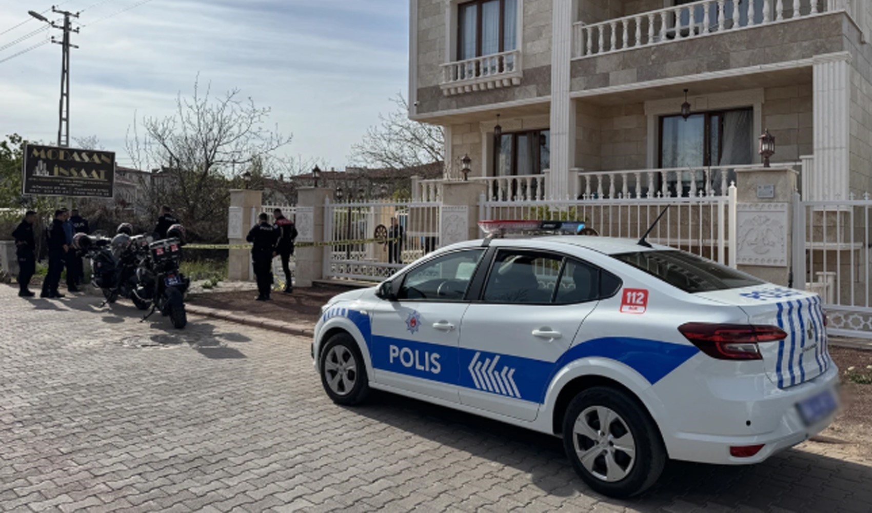 Emekli astsubay önce karısını, sonra kendini vurdu Emekli astsubay önce karısını, sonra kendini vurdu